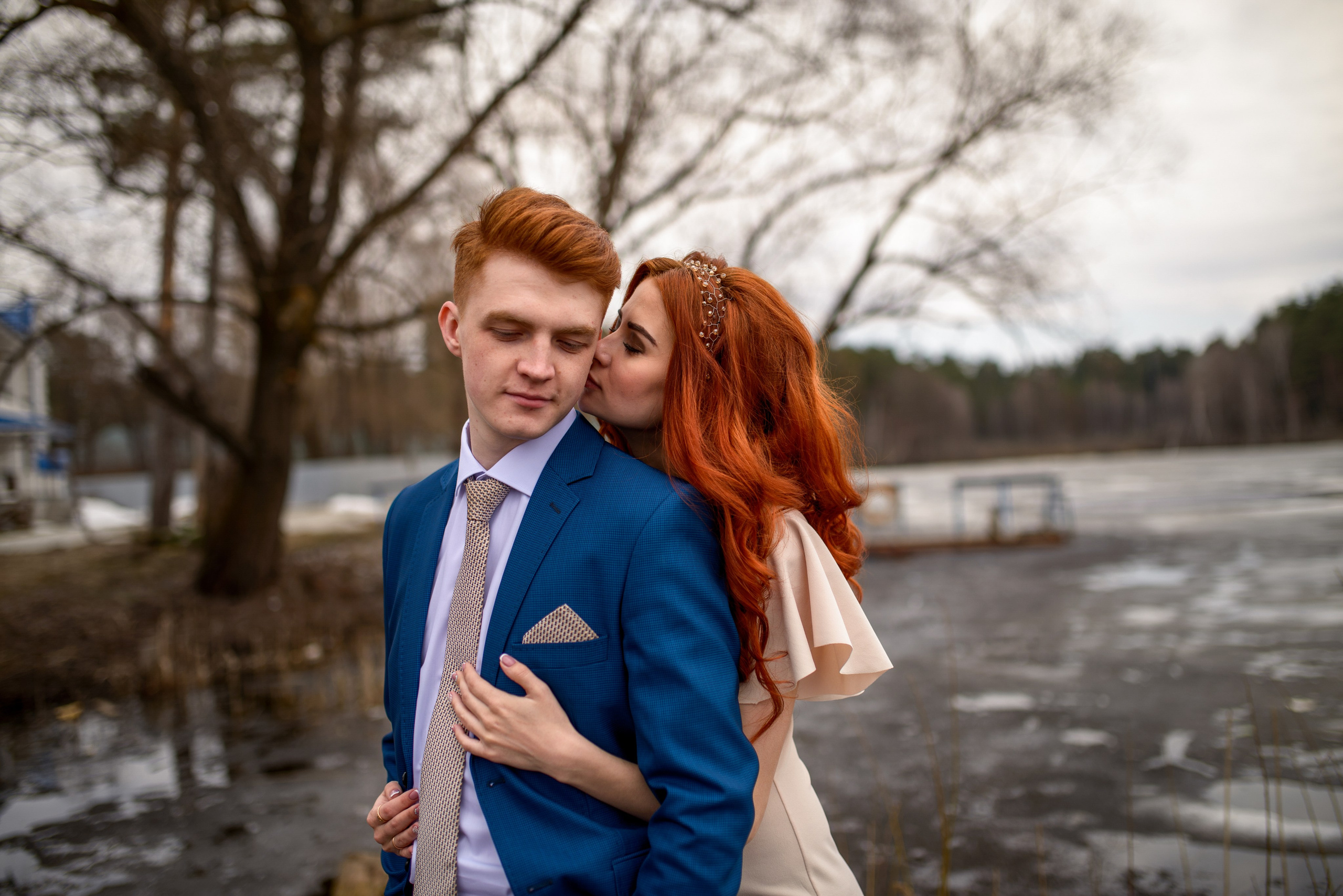 Романтическая Love Story фотосессия в Казани, профессиональный фотограф в г. Казани +79172284430, съёмка истории любви на природе в парке или студии, эмоциональные кадры пар, городской стиль, свадебные и домашние фото, кинематографичные образы, лучший фотограф для пар в Казани +79172284430