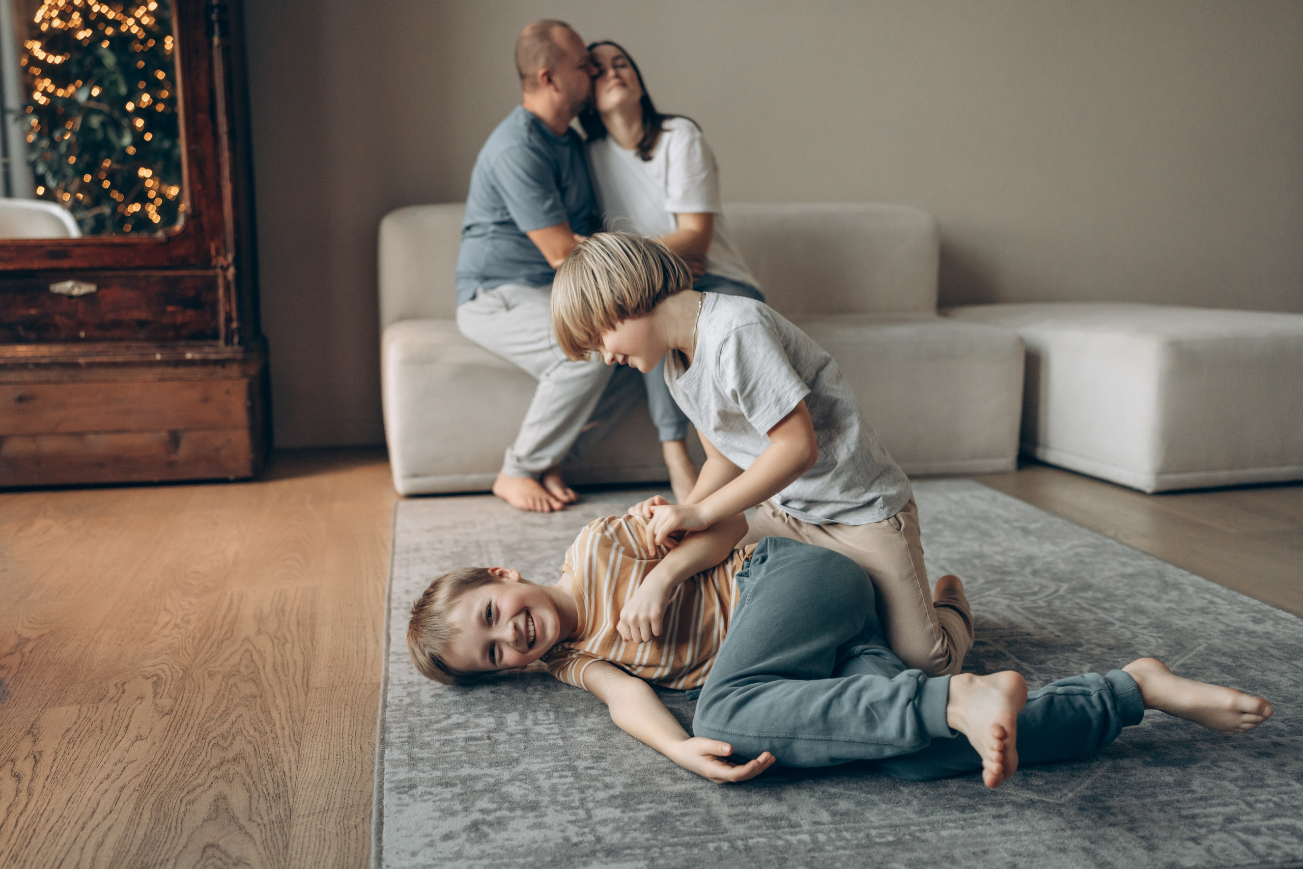 Семейная фотосессия в студии. Детский, семейный и ньюборн фотограф в Москве Юлия Шуарт