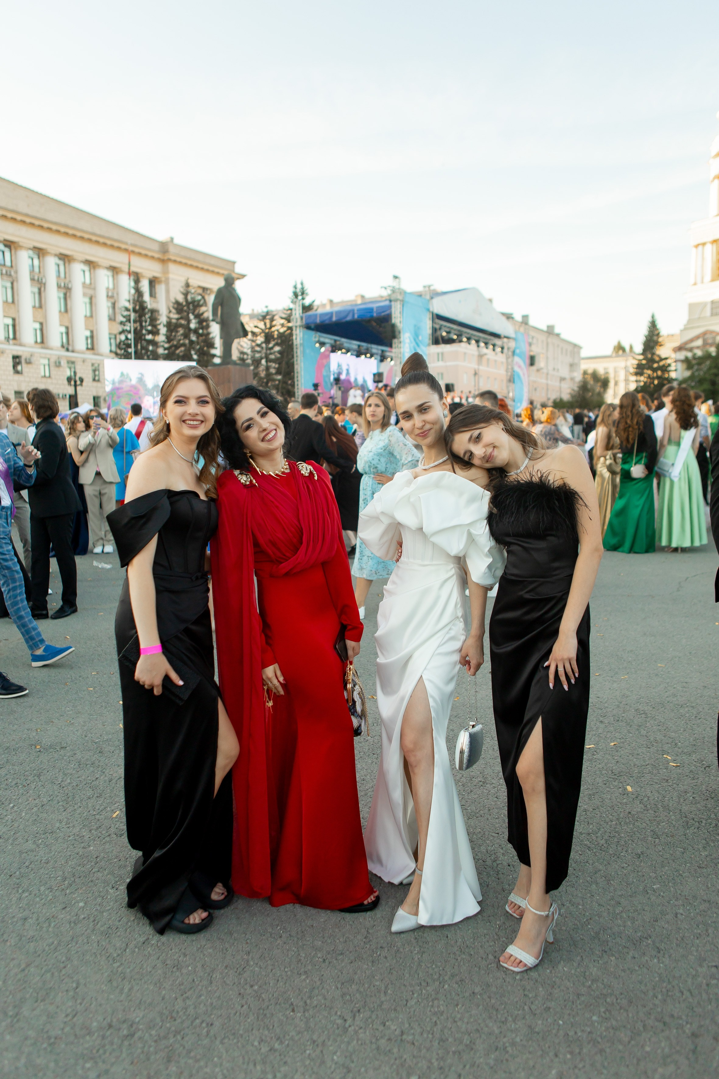 Выпускной Гимназия 12 2024 г. Свадебный и портретный Фотограф в Липецке Дмитрий Котюков