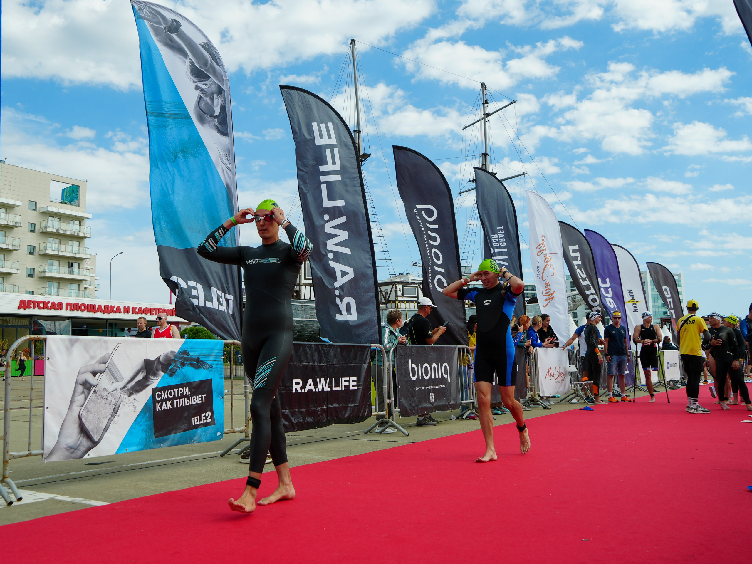 Фотоотчет партнерской интеграции для компании TELE2 на фестивале Ironstar. Репортажный фотограф в Красной Поляне и Сочи Павлюченко Екатерина