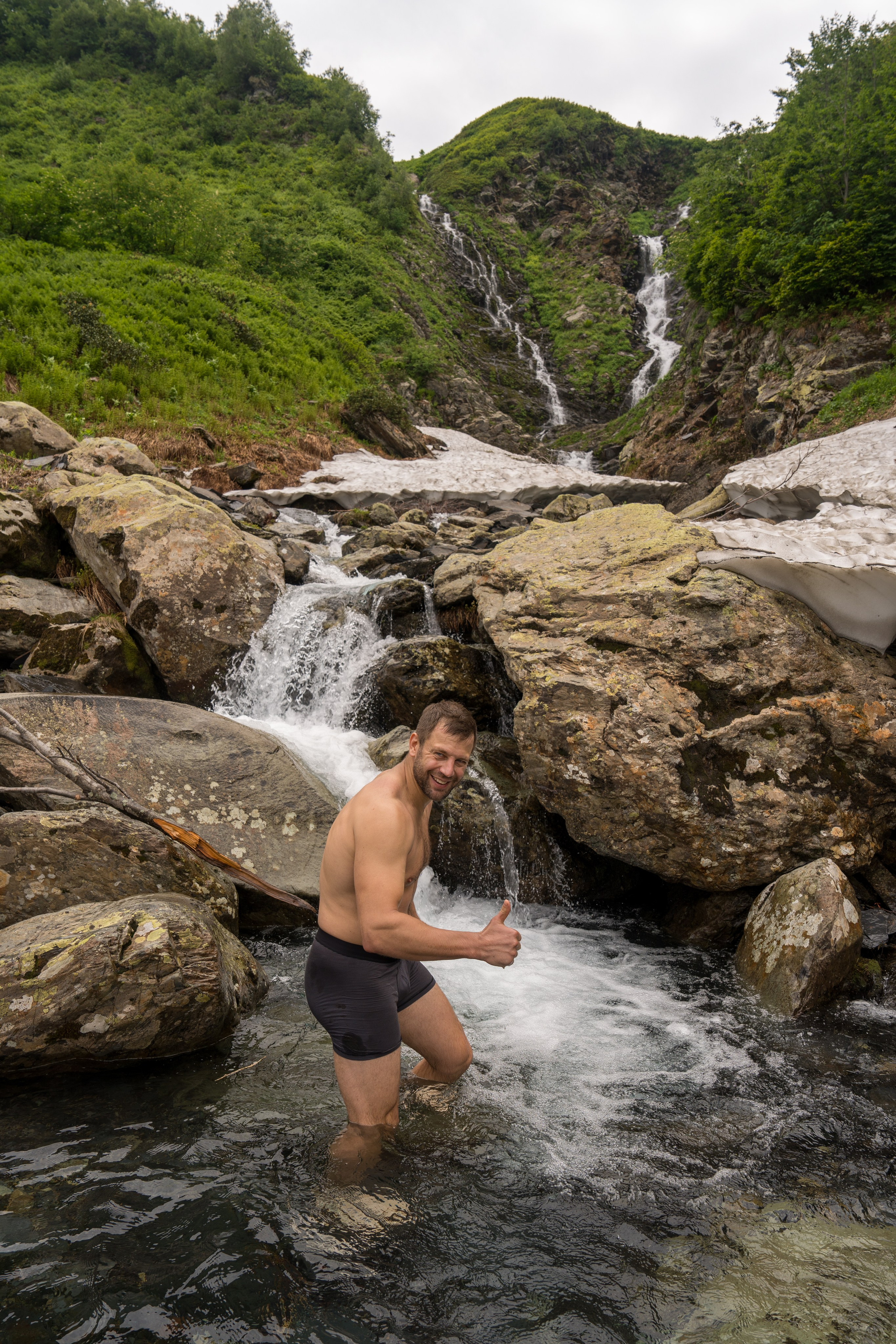 MICE мероприятие для компании «Доставка морем»: хайкинг к Ачипсинским водопадам. Репортажный фотограф в Красной Поляне и Сочи Павлюченко Екатерина