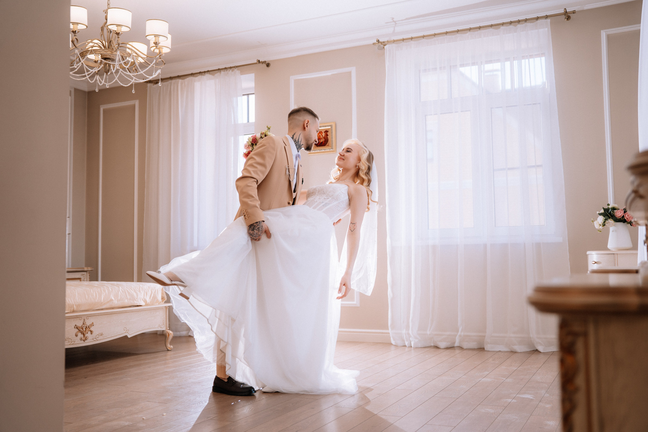 Альбина и Всеволод — Дом на горе. Репортажный (Event) фотограф в Барнауле | Даниил Маркин | Качество и вайб