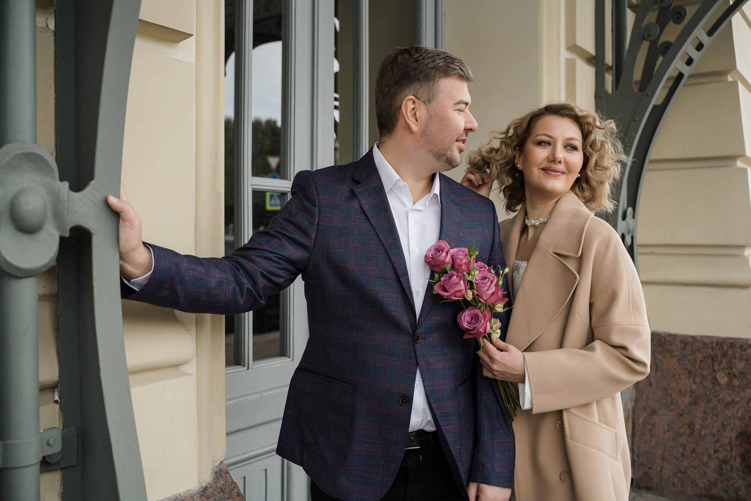 Свадебная фотосессия на Витебском вокзале. Свадебный и семейный фотограф в Пушкине и Санкт-Петербурге Мария Филиппова