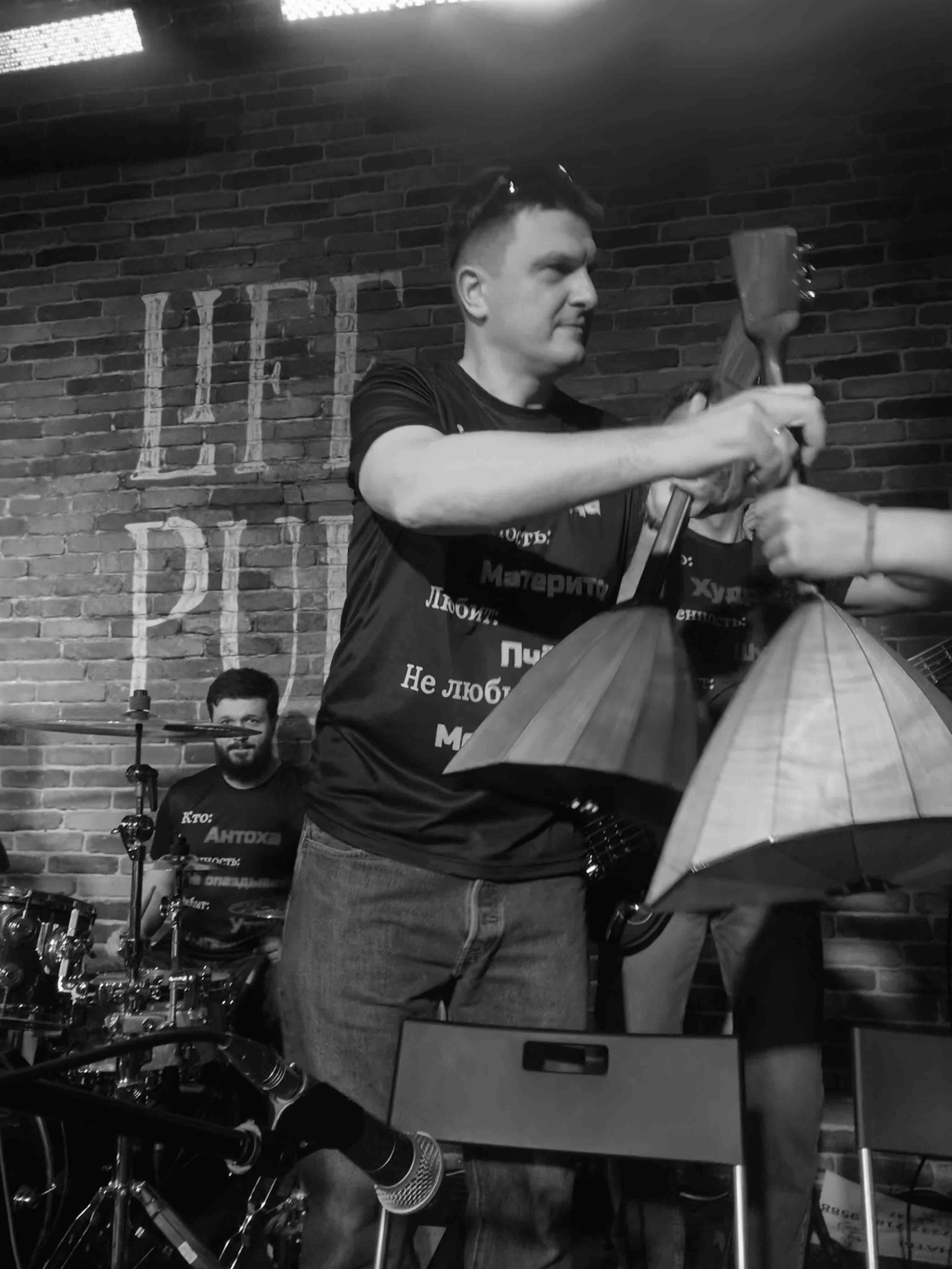 LifePub 16.03.2022. Московская кавер-группа BankBand