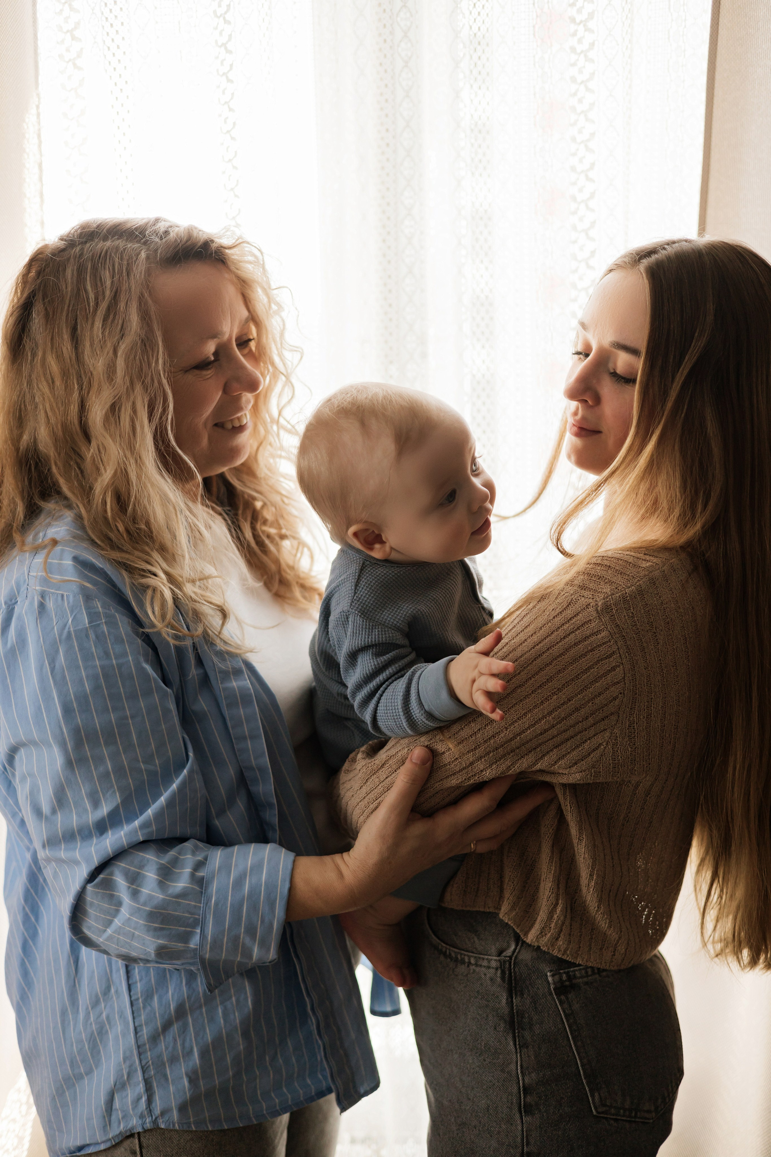 Тимоша с мамой и бабушкой. Фотограф в Кемерово Миллер Анна