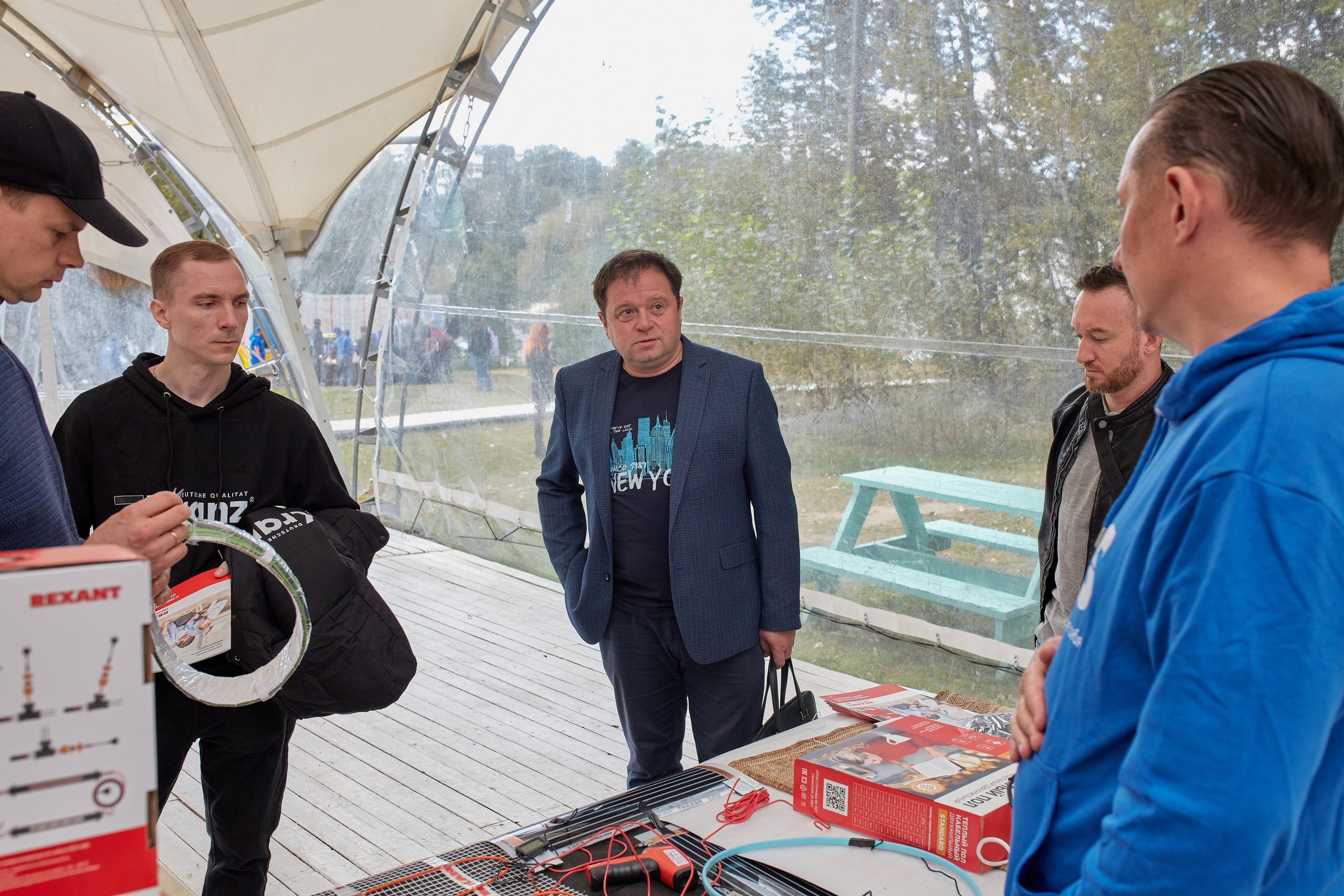 Форм электромонтажников Rexant и Kranz. Коммерческий фотограф в Москве Павел Володин — фотосъемка для бизнеса