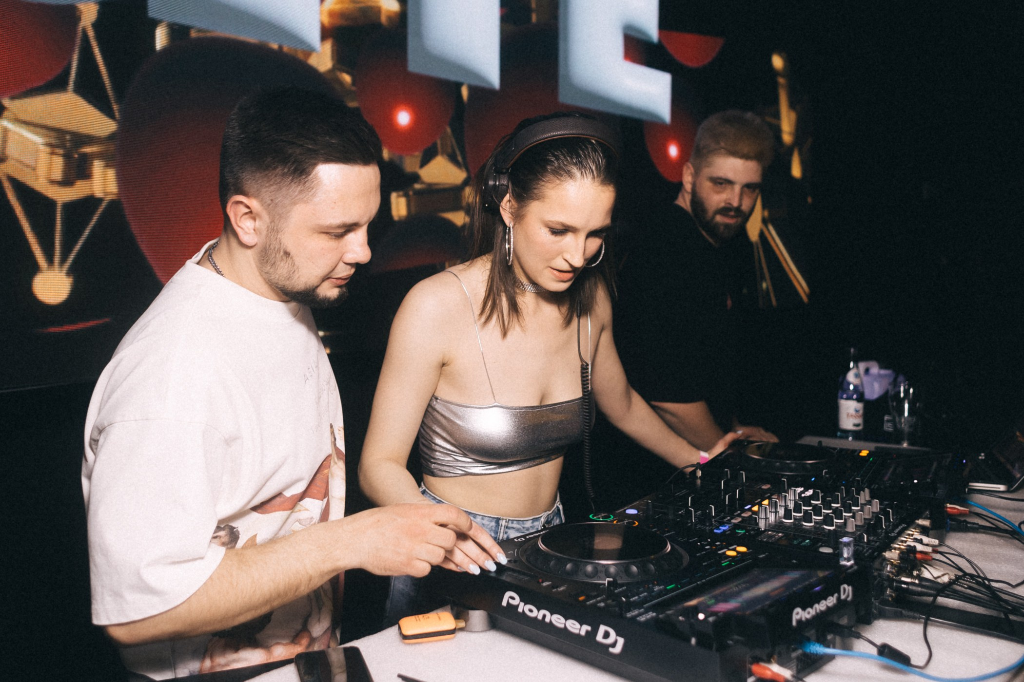 Выпускной школы диджеинга «Атмосфера». Фотограф Кемерово | Сергей