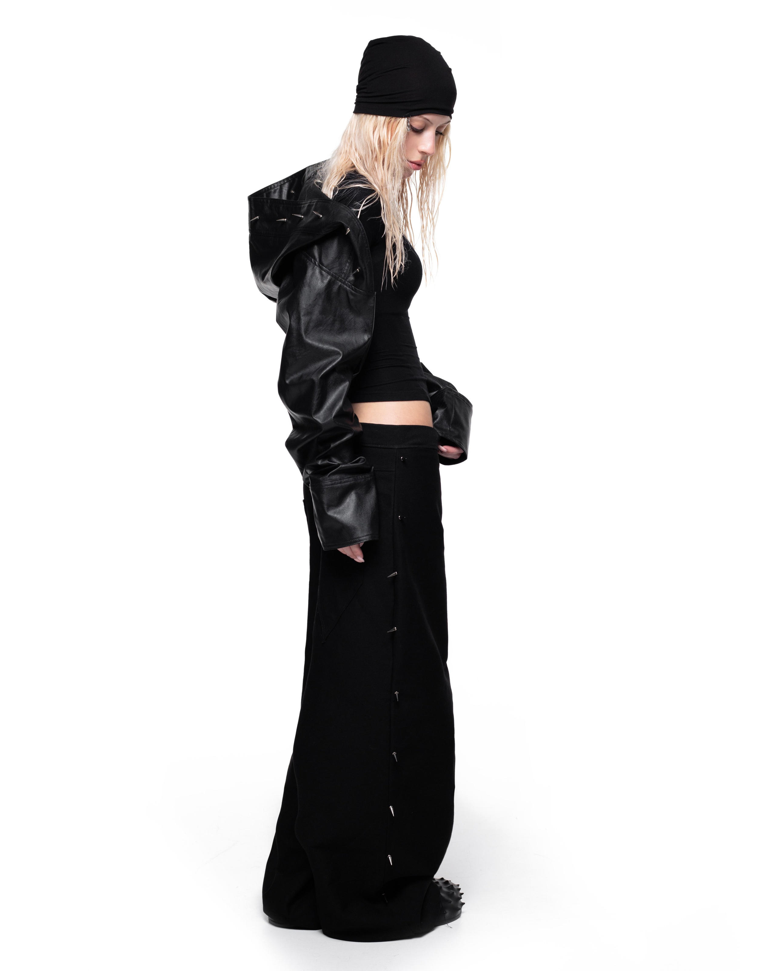 КАТАЛОГ | белый фон. RUNA production — стильные съемки для брендов