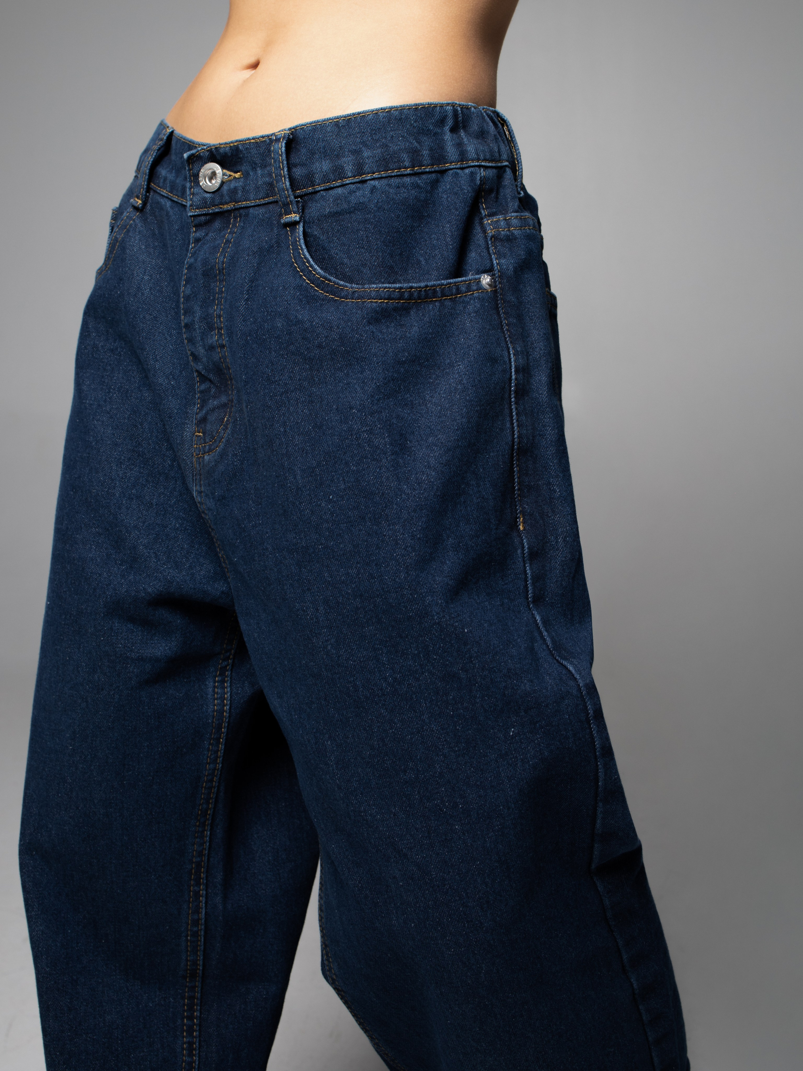 КАТАЛОГ | серый фон. RUNA production — стильные съемки для брендов