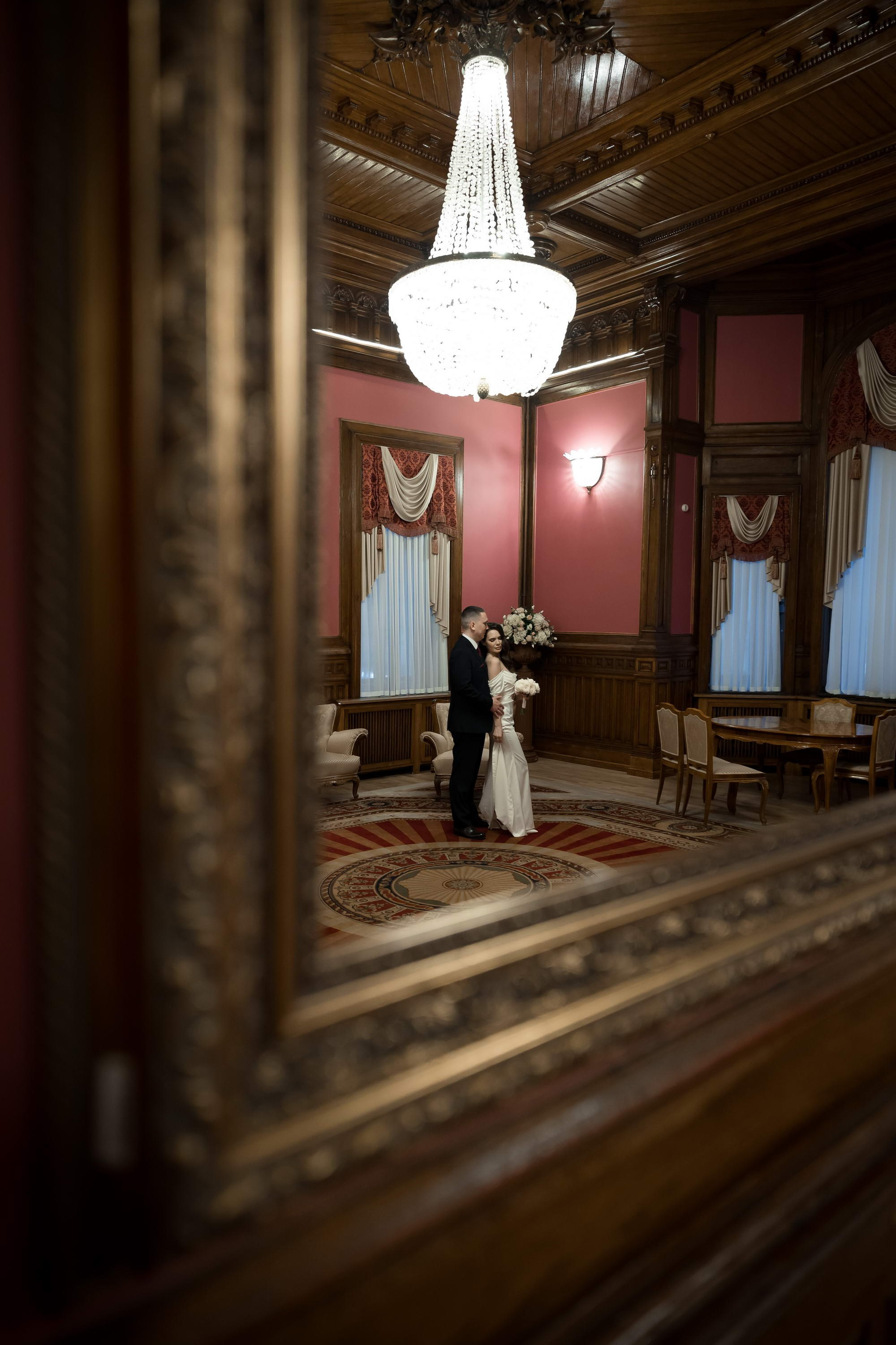 Свадебная фотосессия на Фурштатской. Свадебный фотограф Игорь Брундасов 8PHOTO на свадьбу венчание загс СПб