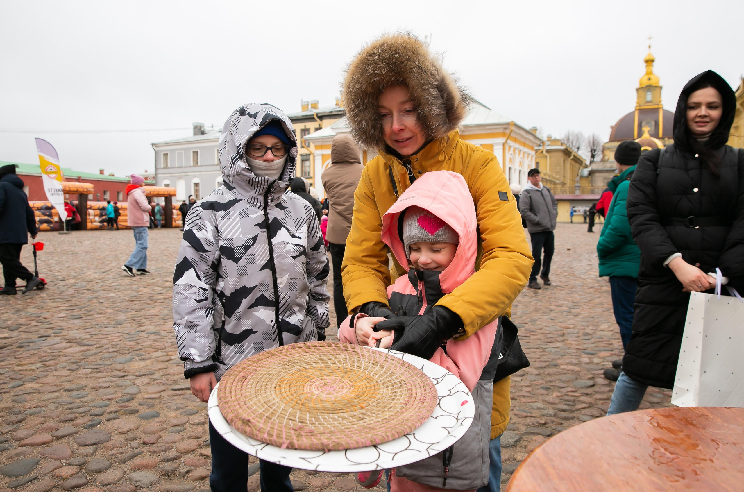 Масленица 2024 Петропавловская крепость. Семейный и портретный фотограф в Санкт-Петербурге Ольга Станкова