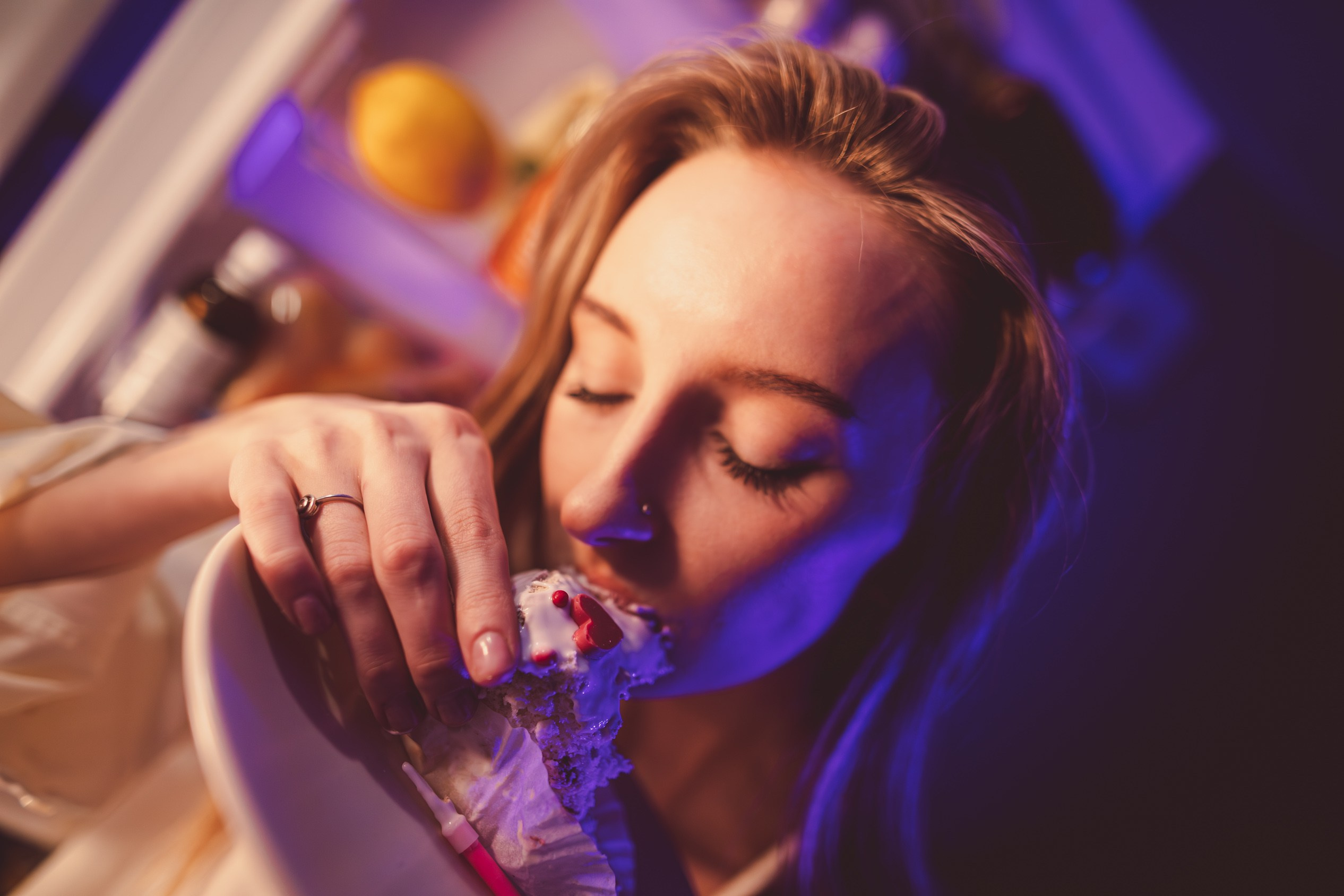 Фотосессии — Ночной дожор 2024 — Съёмки дома. Твой ламповый фотограф