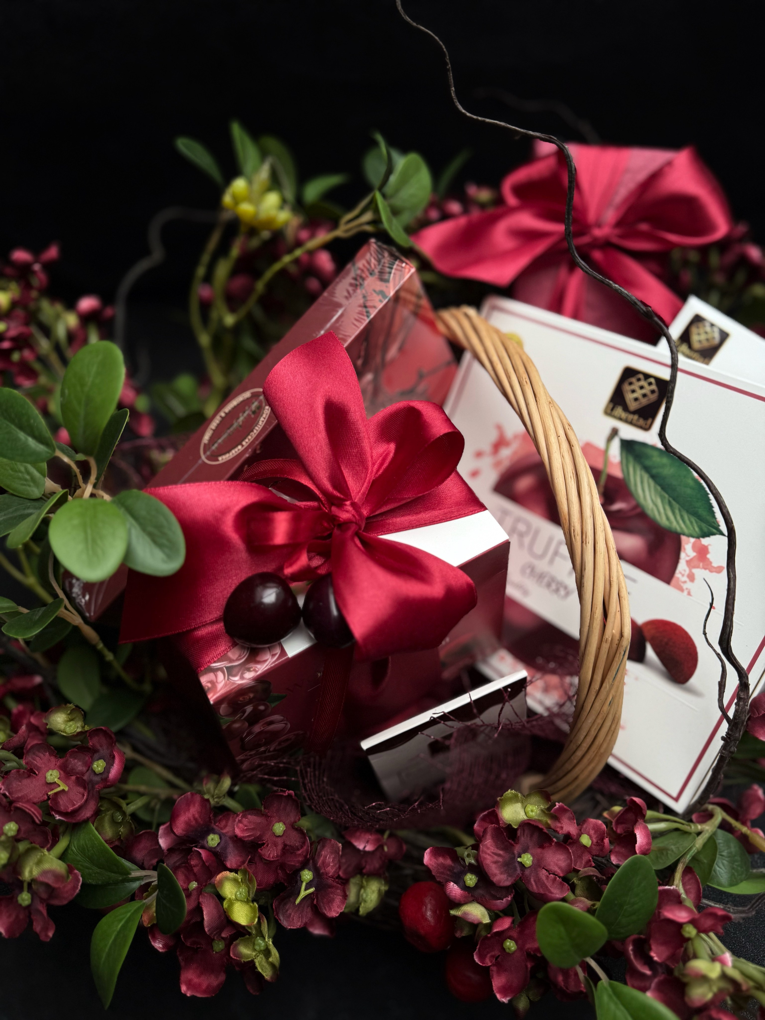 Подарочная корзина. Студия подарочных наборов «Владия»