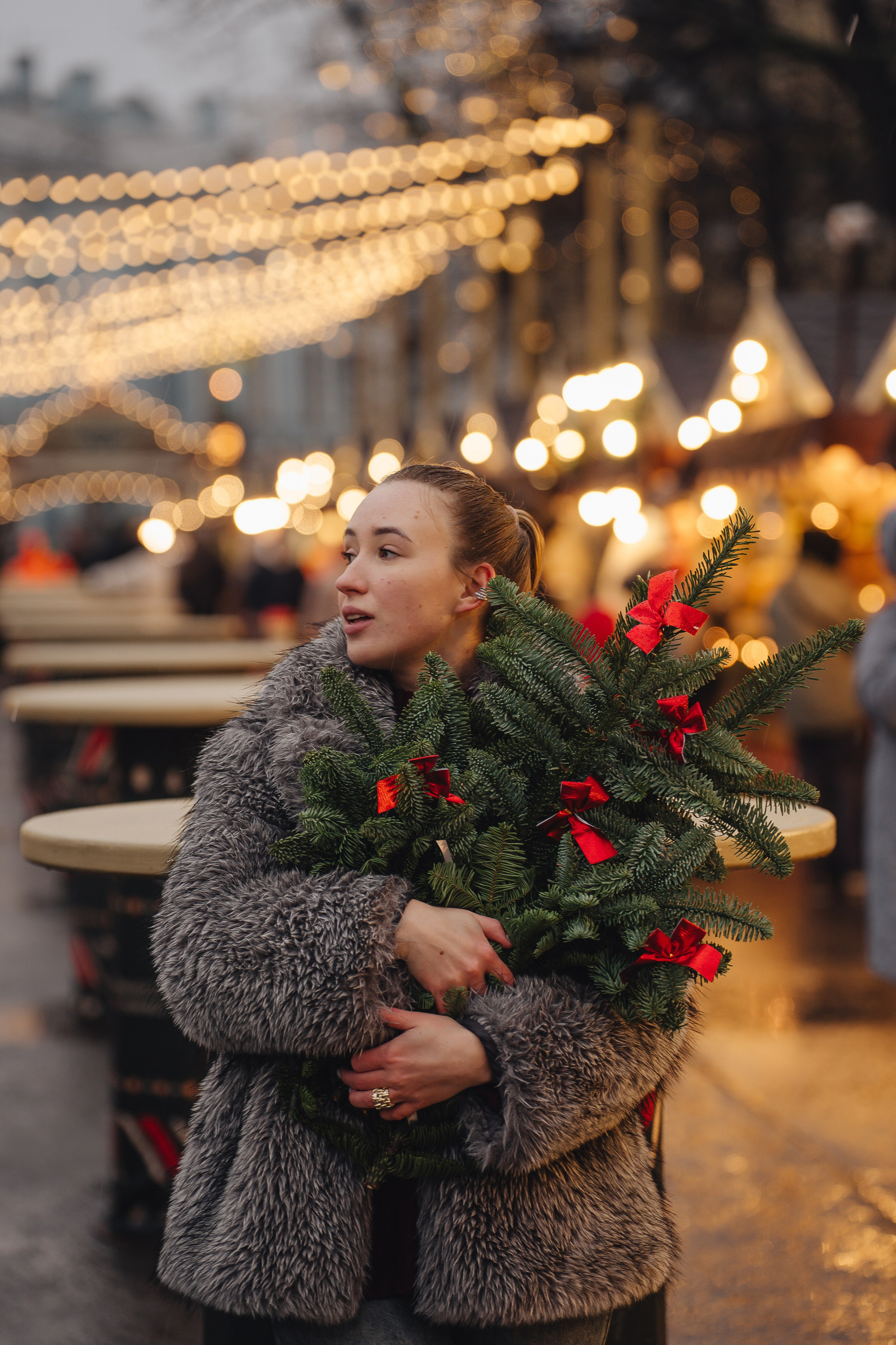 ПРОГУЛКА НА МАНЕЖНОЙ ПЛОЩАДИ ДЛЯ ДЕВУШКИ ПЕРЕД НОВЫМ ГОДОМ (НОВОГОДНЯЯ ФОТОСЕССИИЯ НА МАНЕЖНОЙ ПЛОЩАДИ). Профессиональный фотограф, Санкт-Петербург — Виктория Богомолова