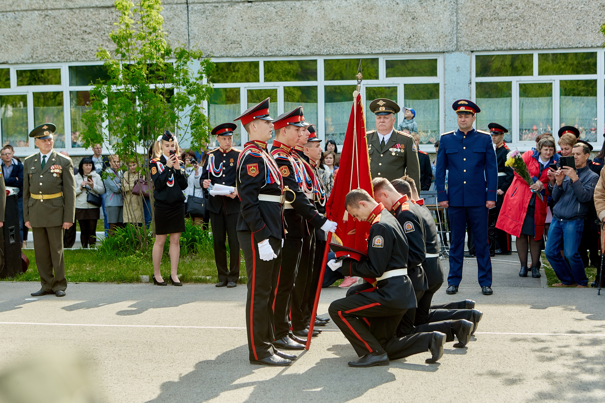 Кадеты последний звонок. Фотограф Вячеслав Фарунин