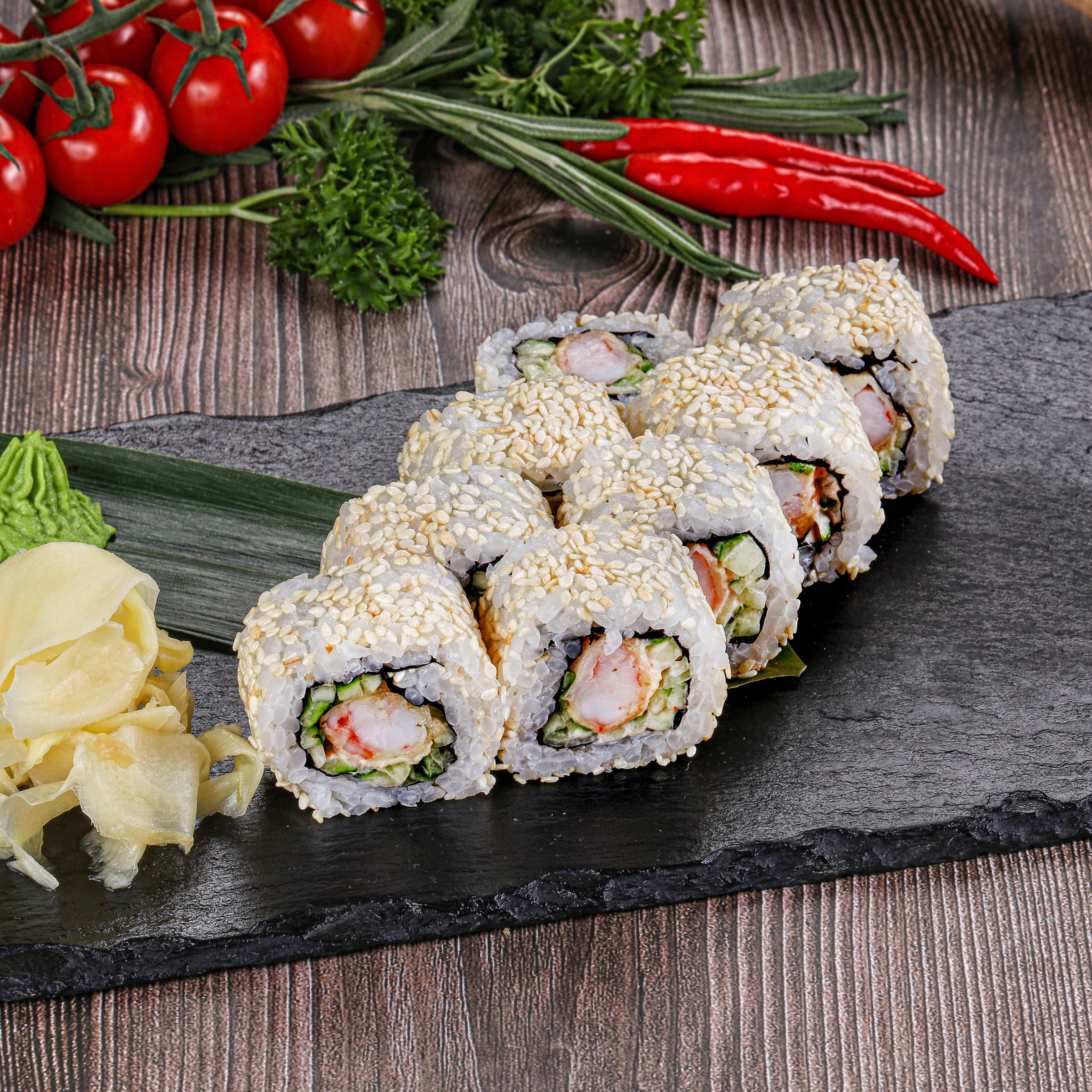 Фотосъемка суши и роллов. Заказ по тел.: +7 (906) 006-90-22. Фуд-фотограф Андрей Старостин — съемка еды в Москве. 9000 руб. в час