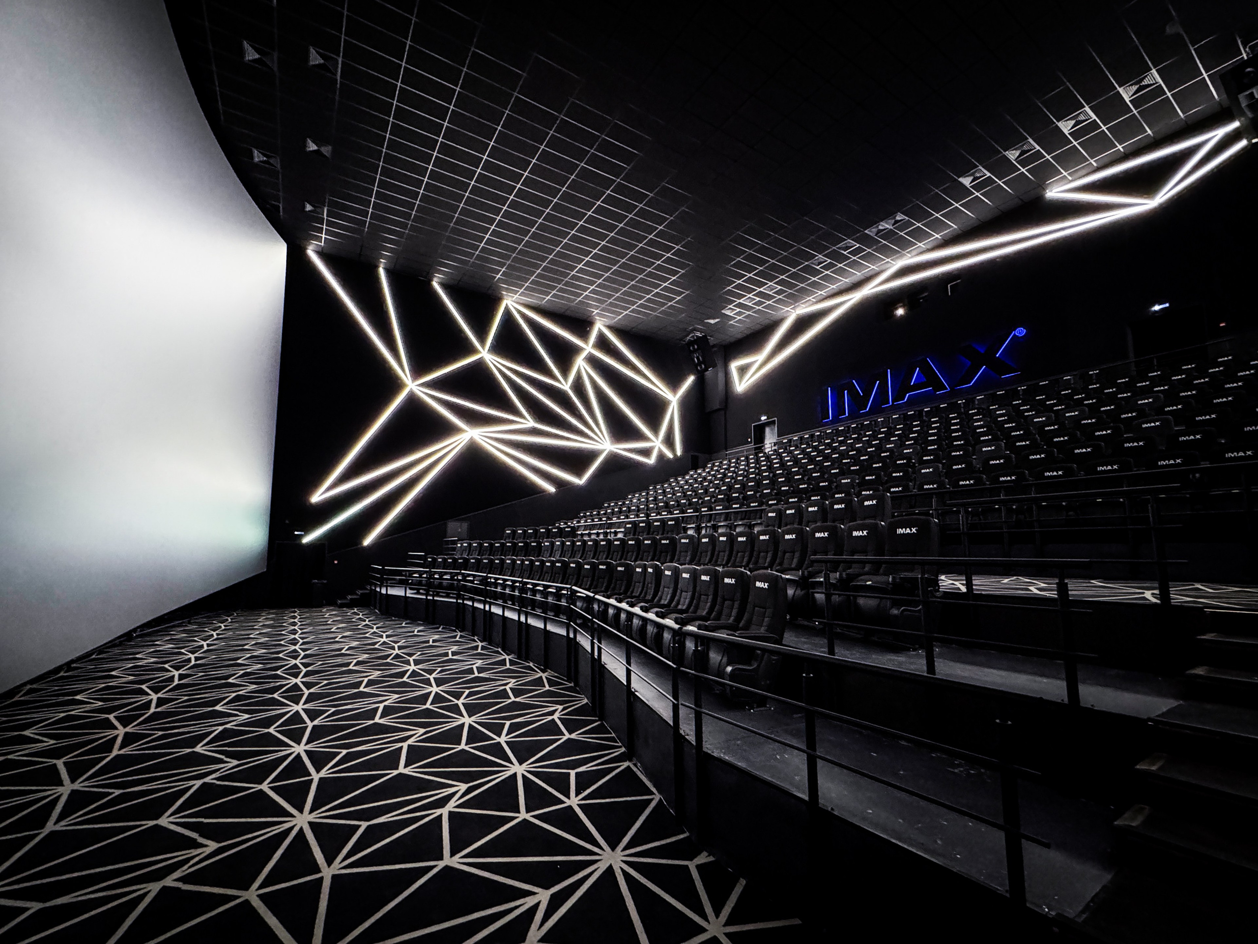 Кинотеатр Другар. Самый свадебный фотограф