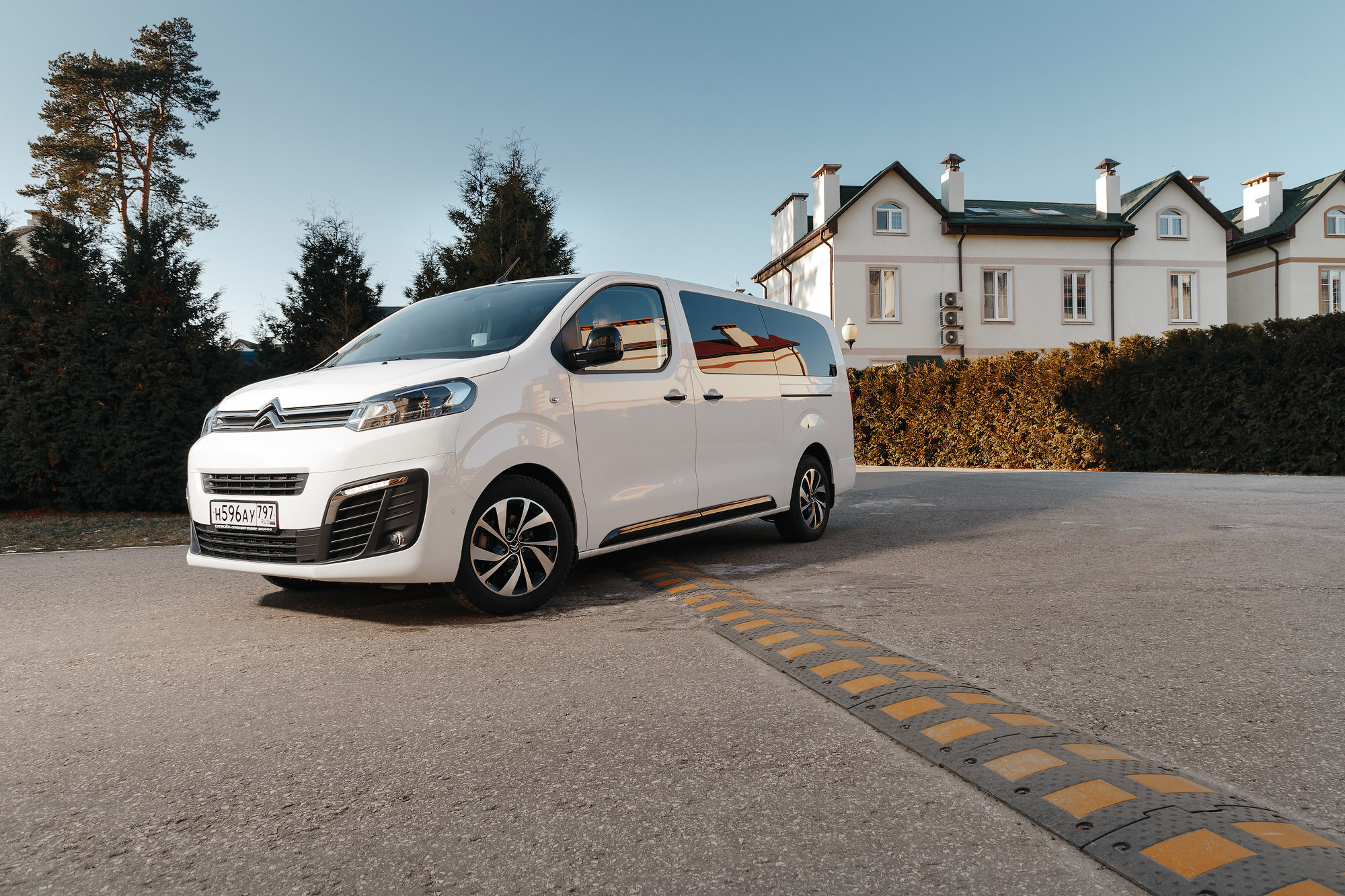 Автомобильная съемка. Фотограф Сергей Наставник. Рекламная фотосъемка любой сложности