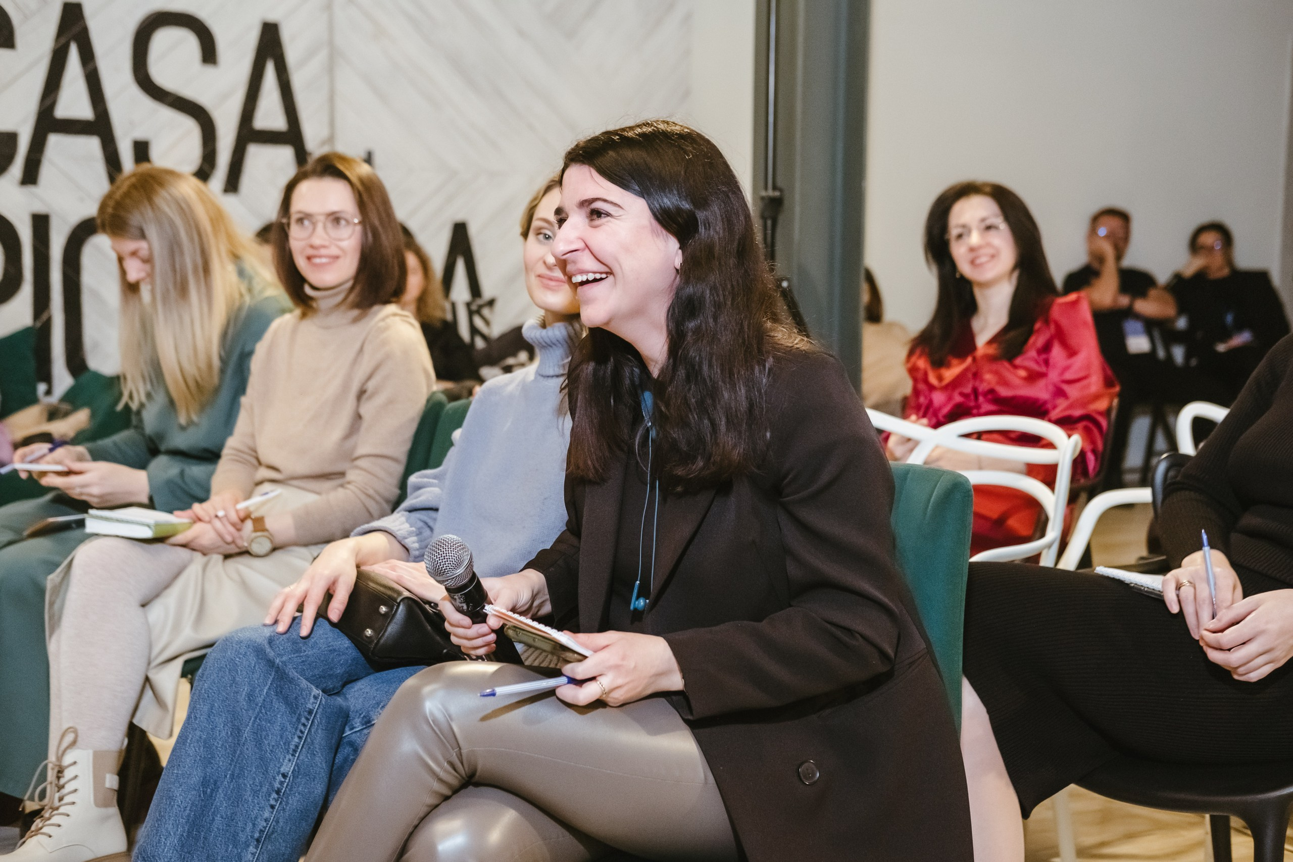 Фотосъёмка встречи клуба «Быть родителем.». Любовь Потапова