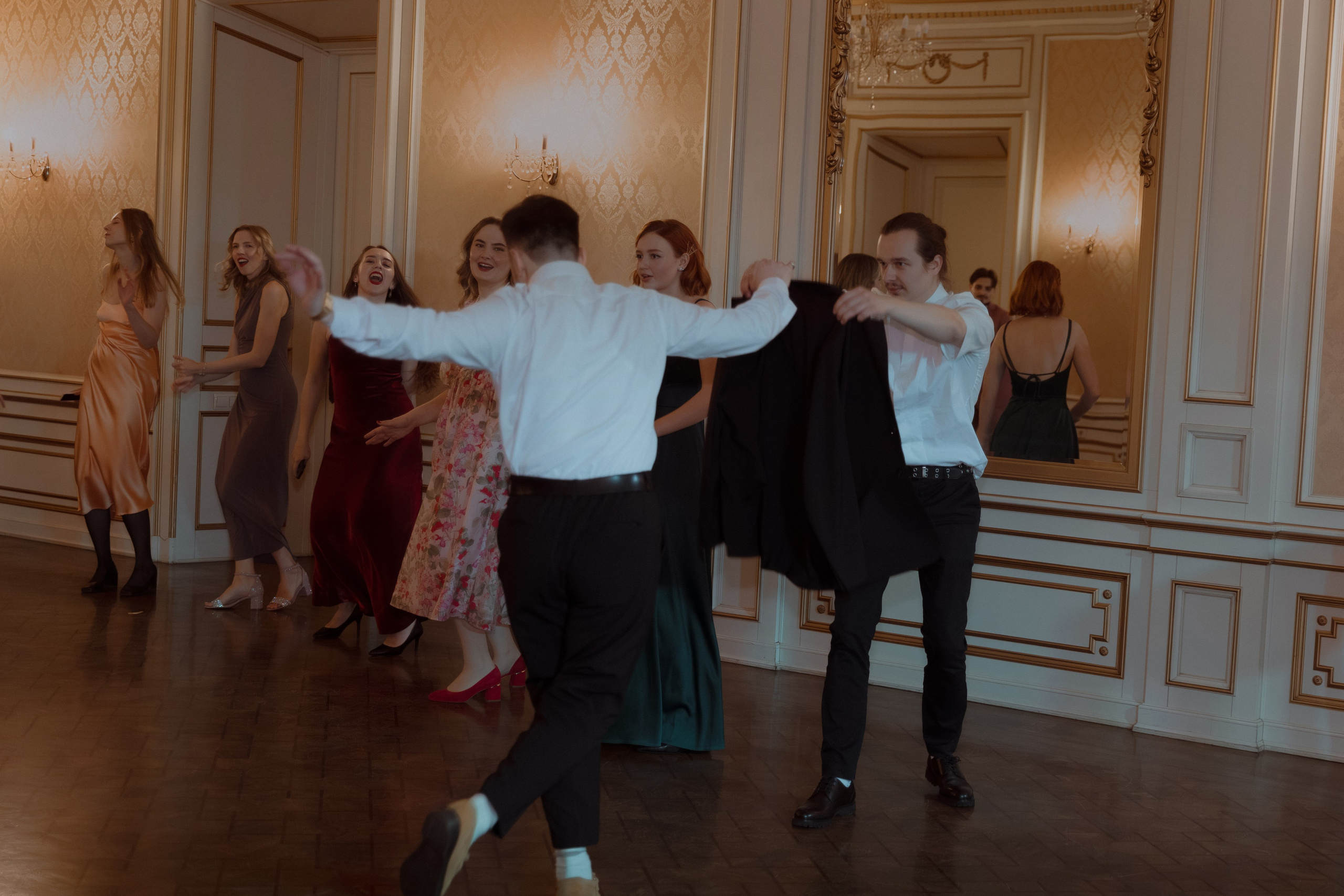 Welcome back to your own dinner party. Фотограф Лия Козловская Минск