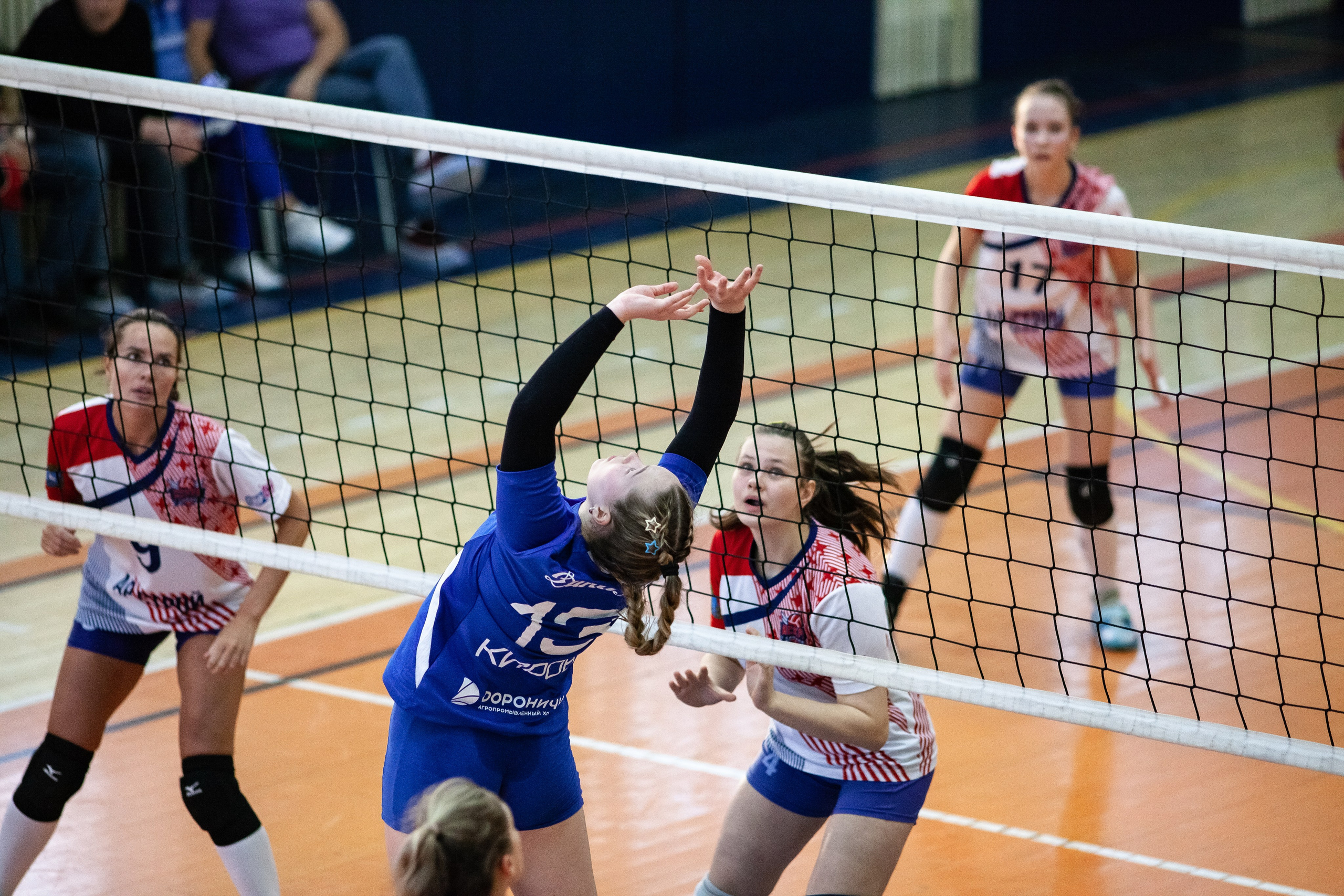 Искра (Самара) — Динамо (Киров). Фотография