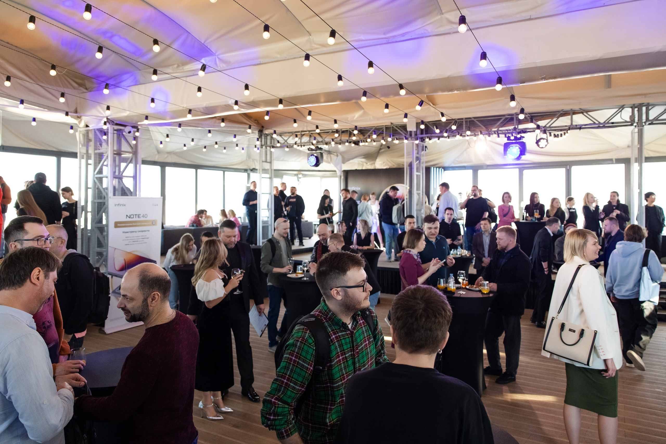 Презентация Infinix. Свадебный репортажный фотограф в Москве