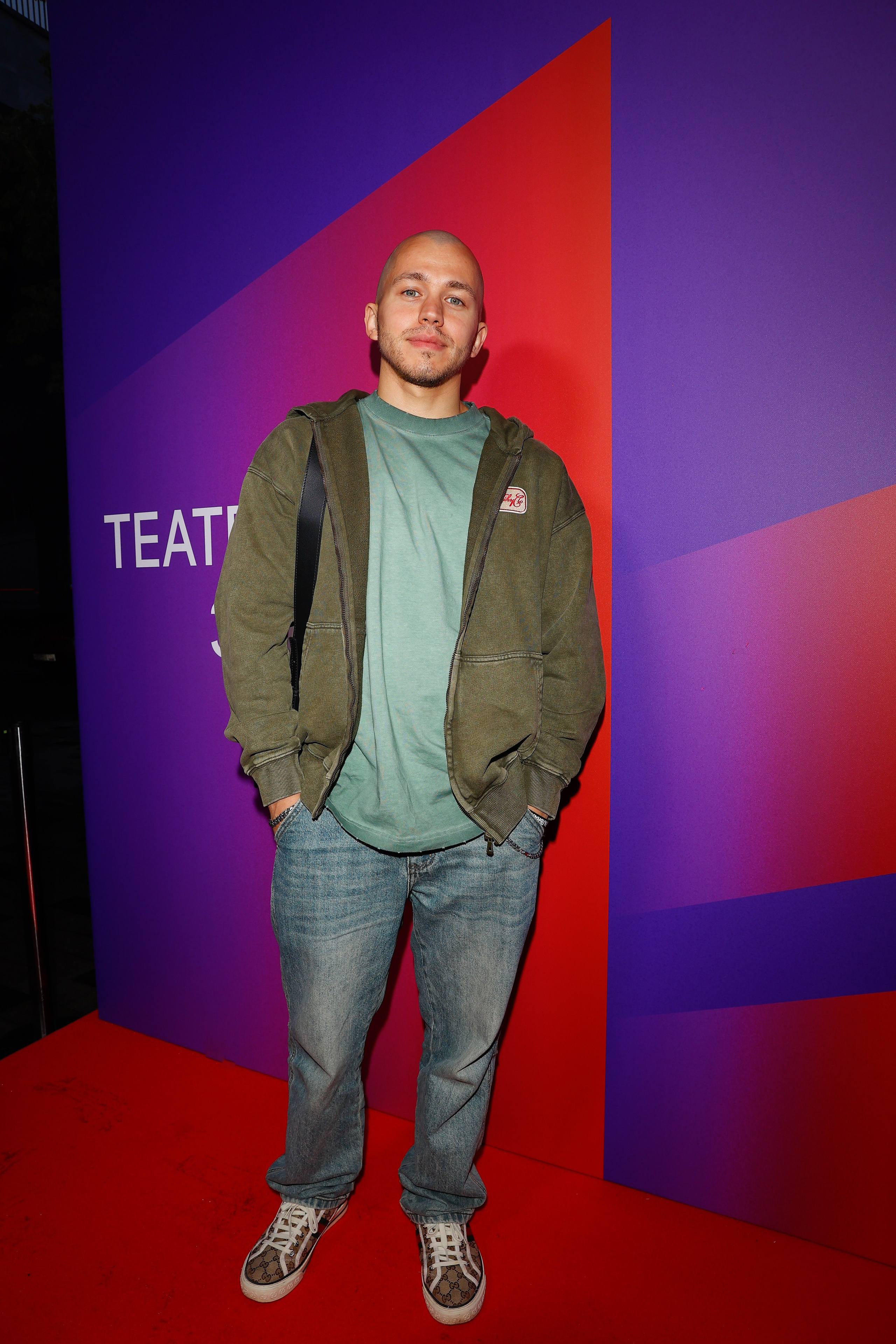 ТЕАТРАЛЬНАЯ ЗОНА | СТРЕЛКА | KION. Nikolskayasecular