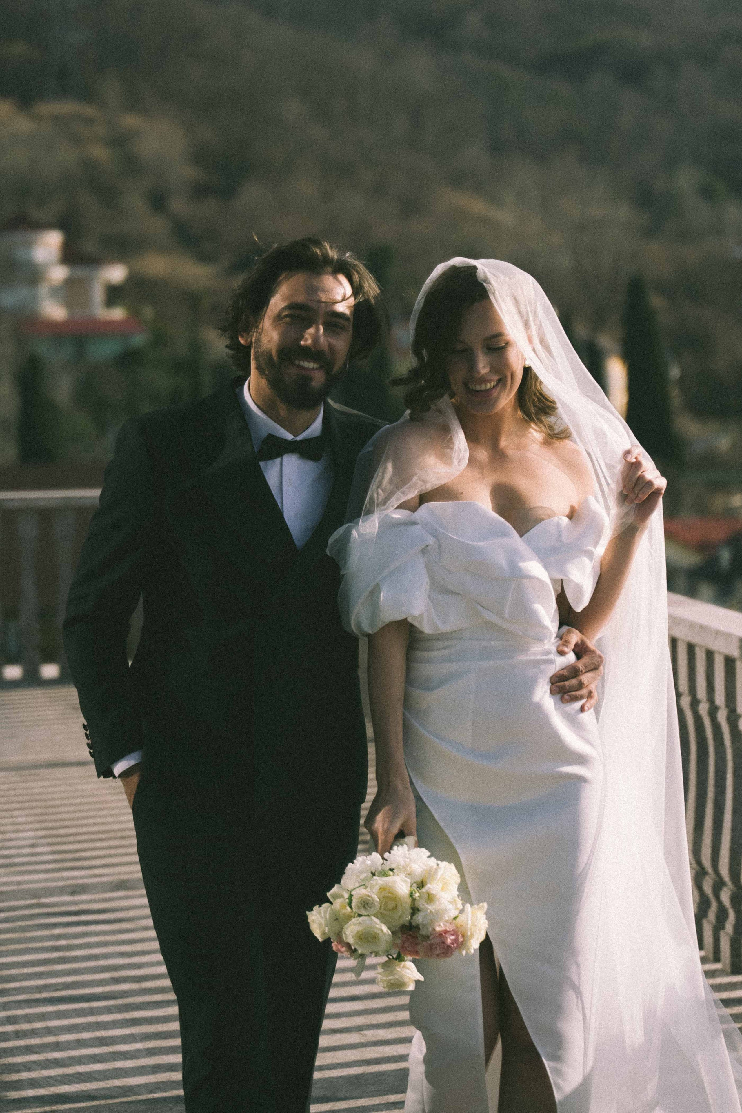 Не надевая маски