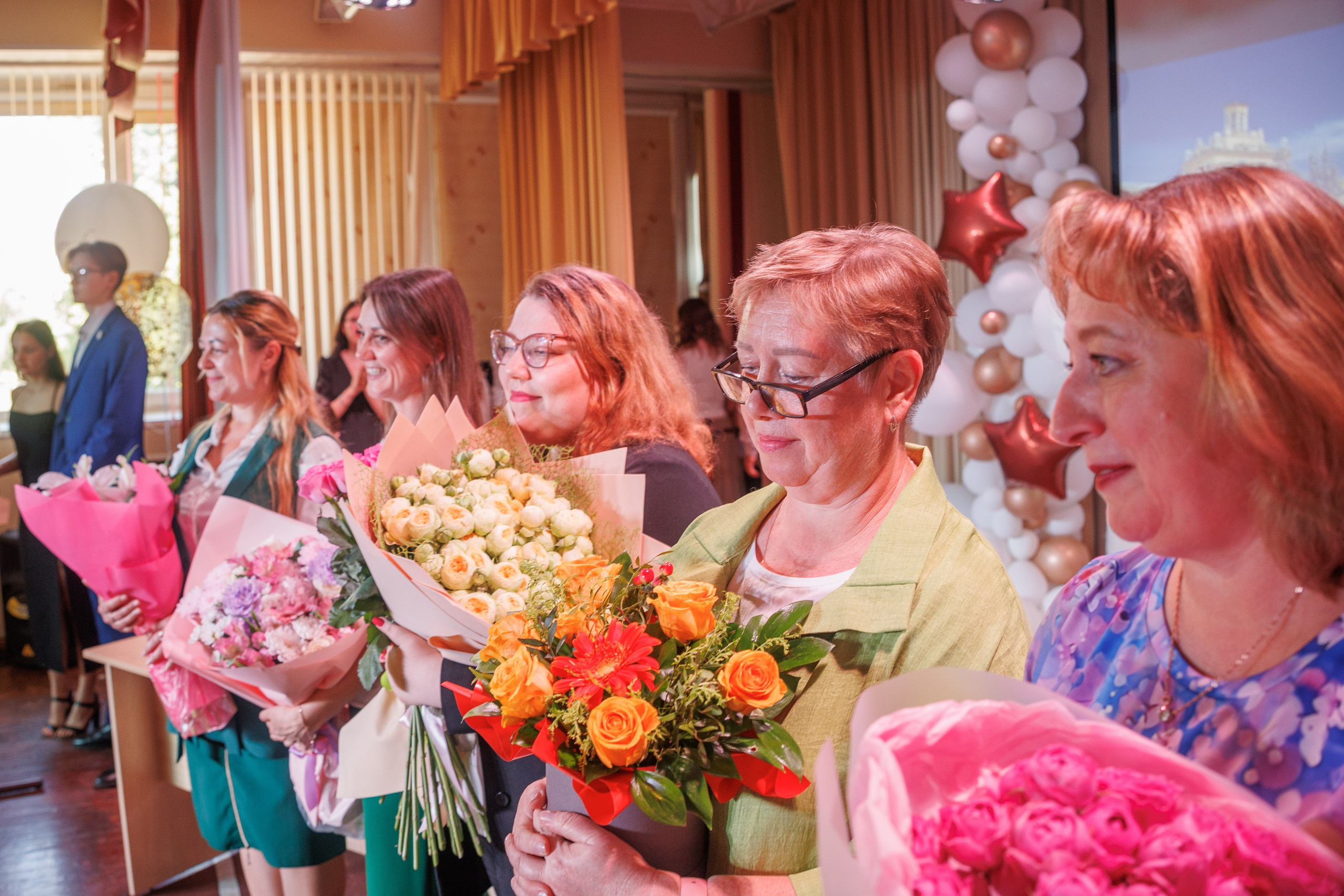 Вручение аттестатов. Свадебный и семейный фотограф в Новосибирске Ирина Дорошкова