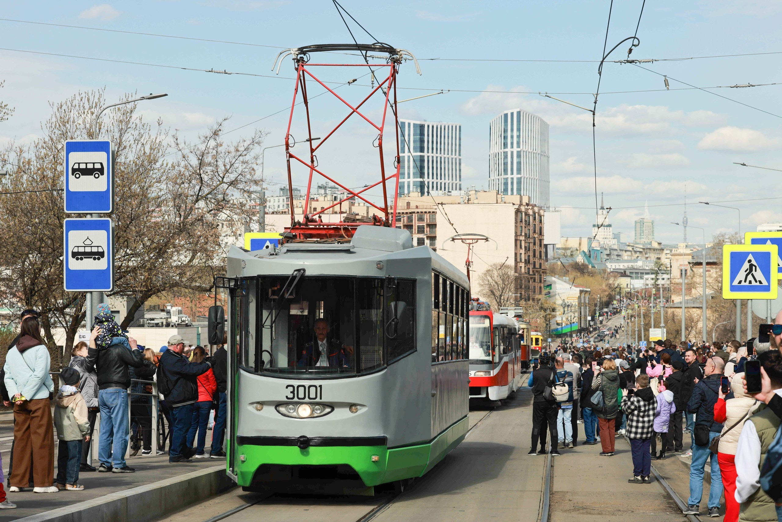 Парад трамваев. Репортажный, архитектурный, театральный и файн-арт фотограф Лена Мельникова в Москве