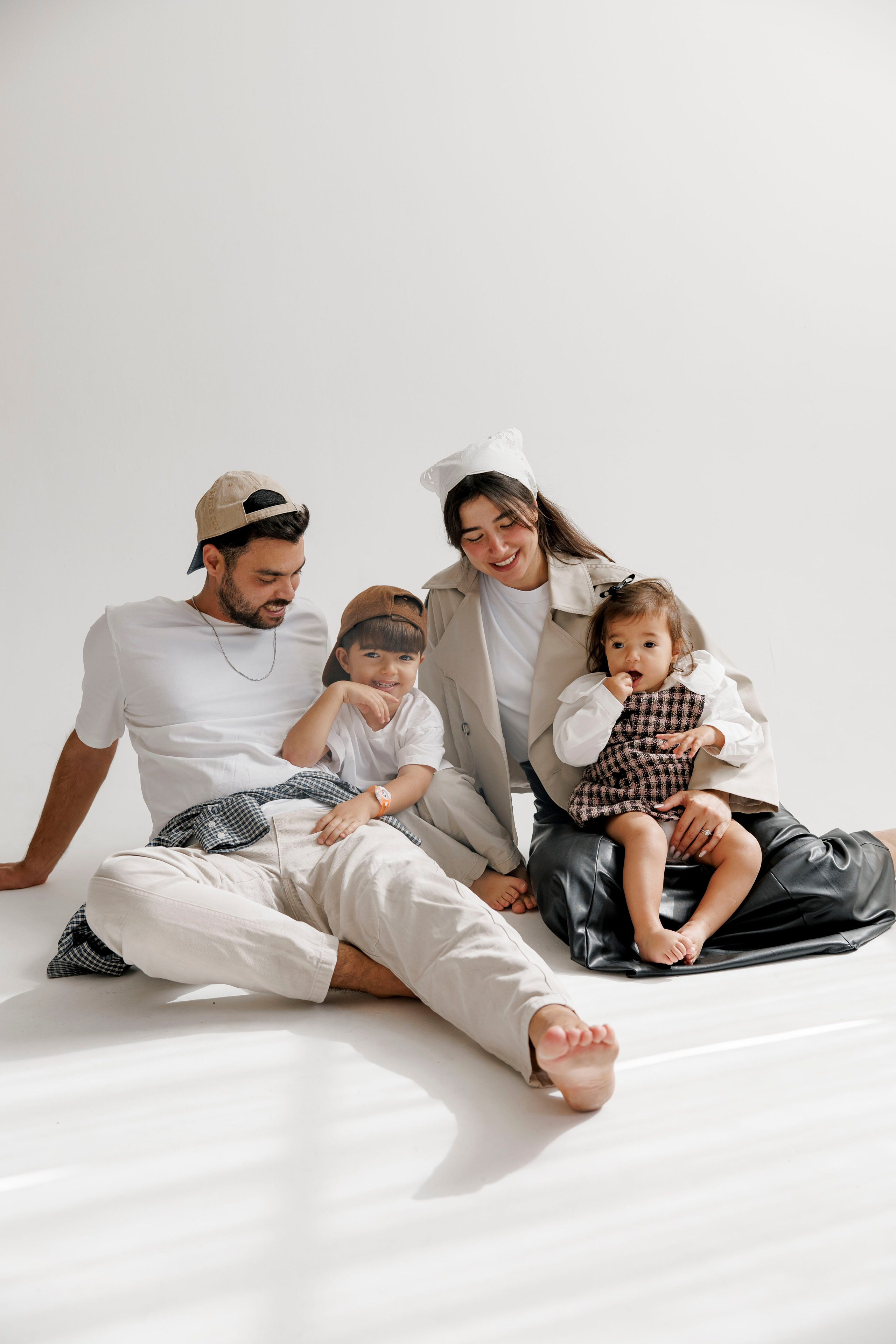 Family photoshoot inside the studio. Wedding and family photographer