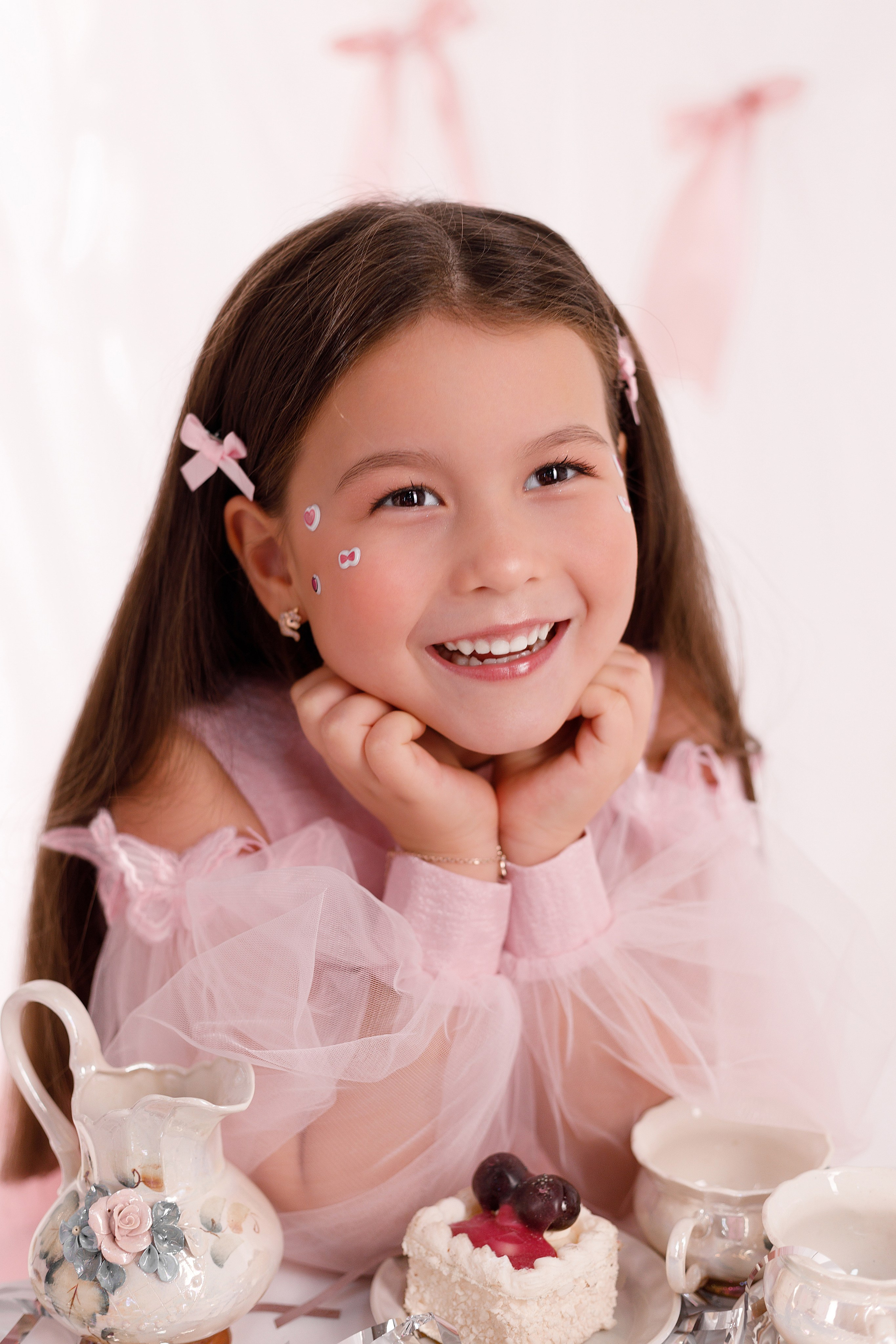Фотосессия на день рождения девочки в Сочи. Детский студийный фотограф Сочи