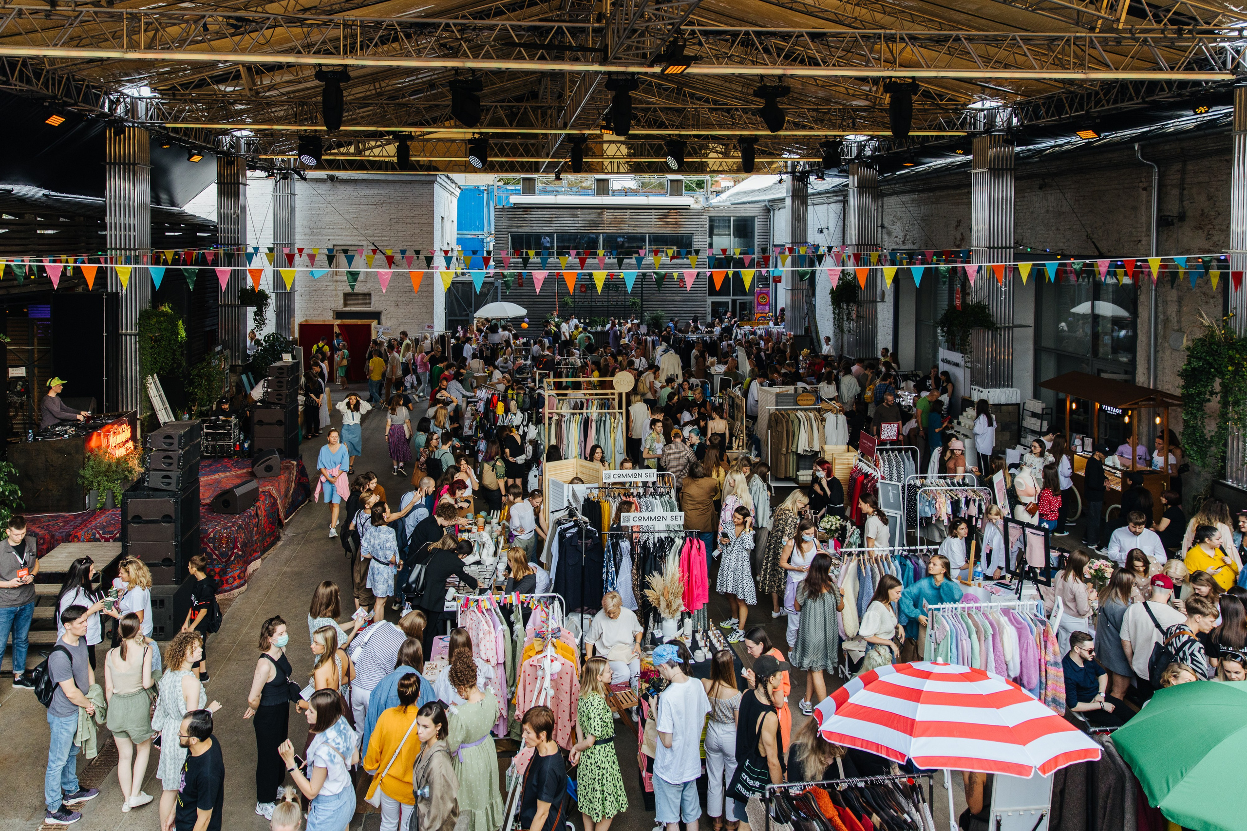 14–15 августа 2021 в «Стрелке». Фотоотчеты «Ламбада-маркета»