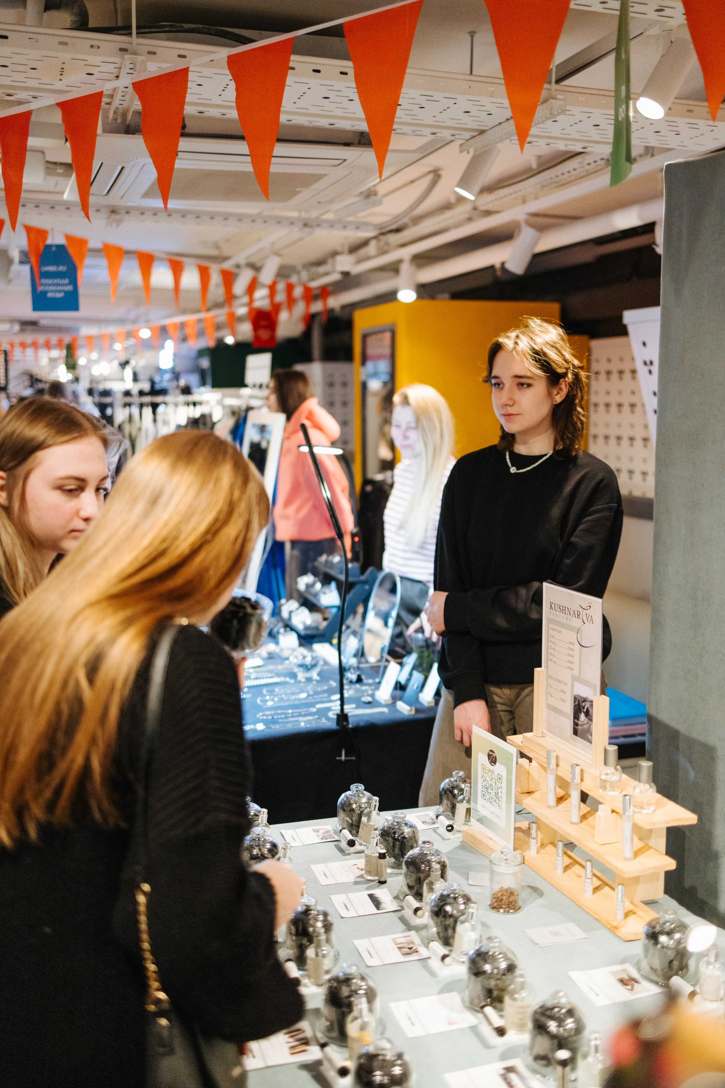 2–3 марта 2024 в пространстве «Три вокзала. Депо» / День 1 / фото Валерий Белобеев. Фотоотчеты «Ламбада-маркета»