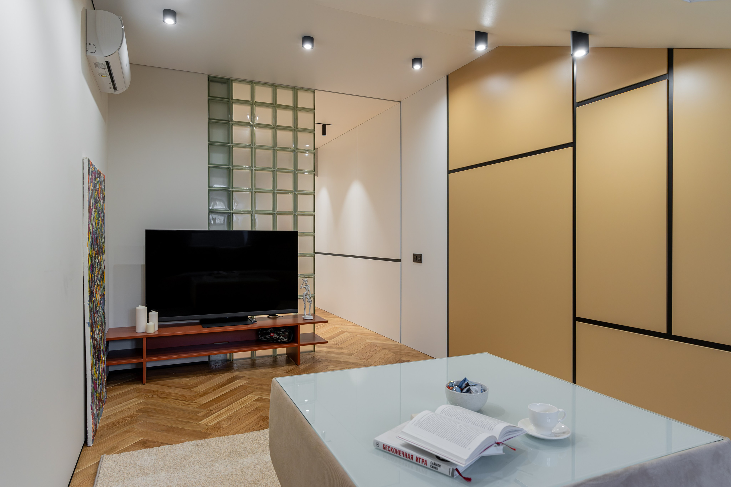 Квартира на мансардном этаже 63 м². Ремонты премиум-класса 1 S T . G R E A T . P R O