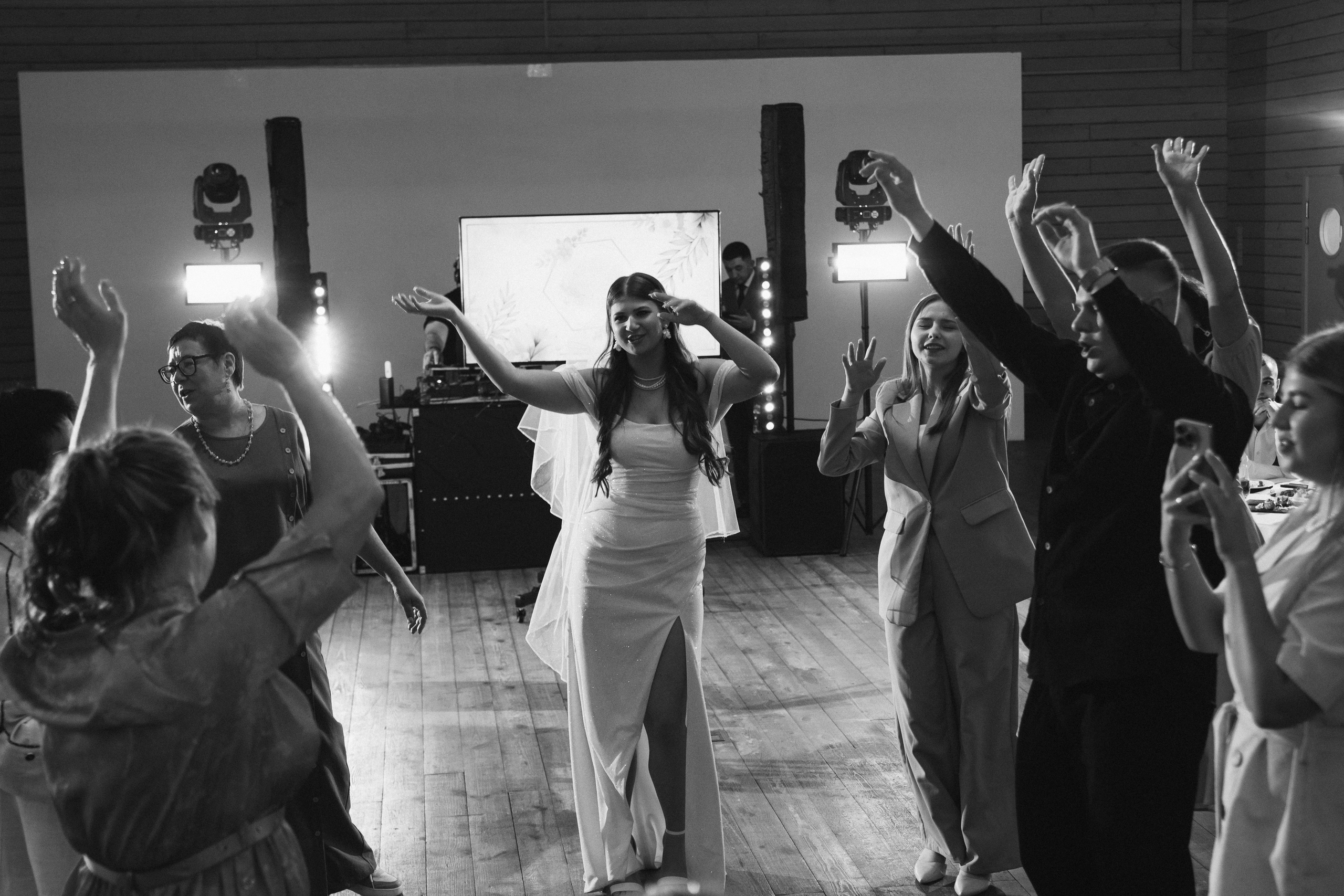 03.08.25 Артем & Анастасия. Свадебный и семейный фотограф в Новосибирске Дарья Кель