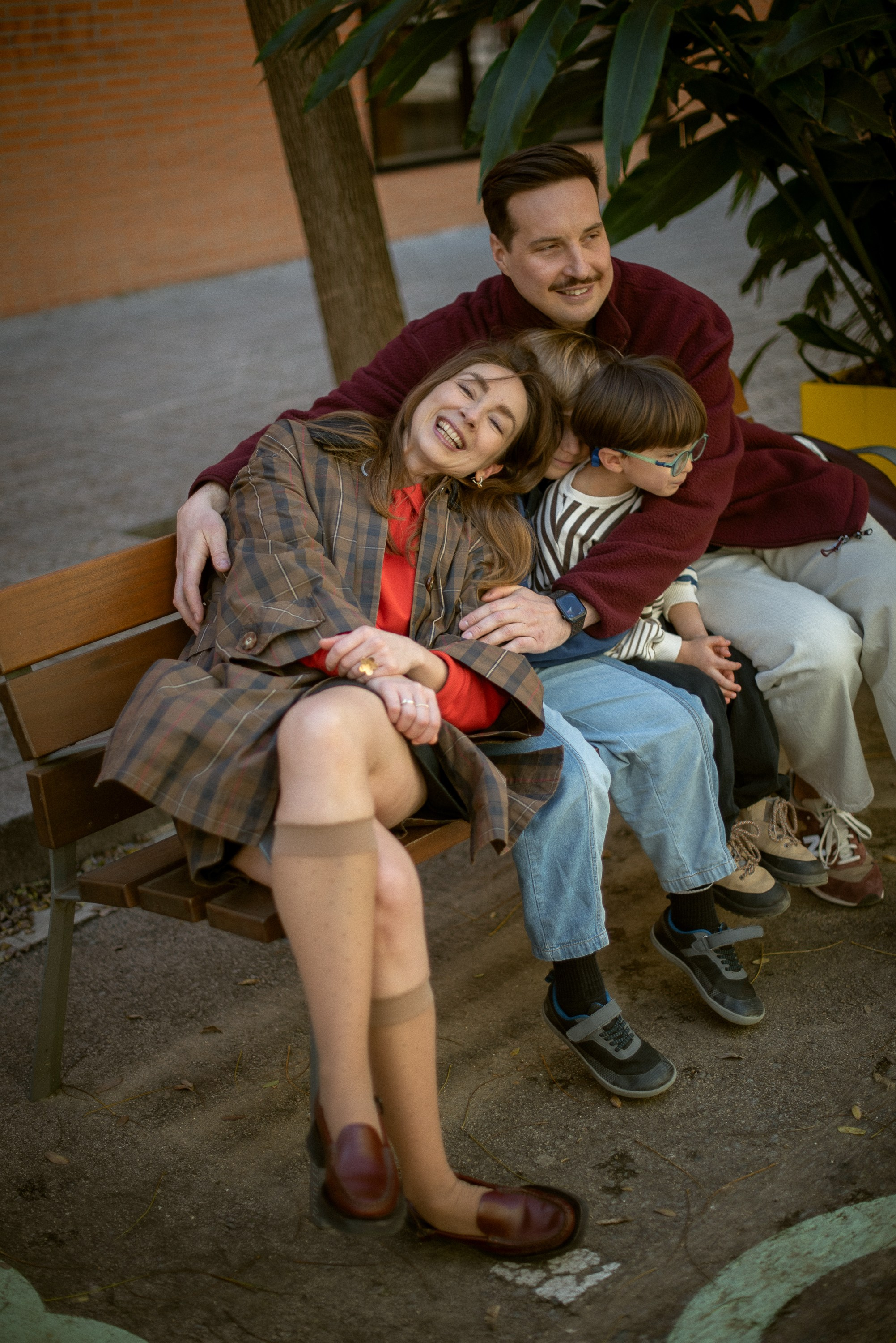 Солнечный день в Лес Кортс. Документальная семейная фотография в Барселоне и за её пределами