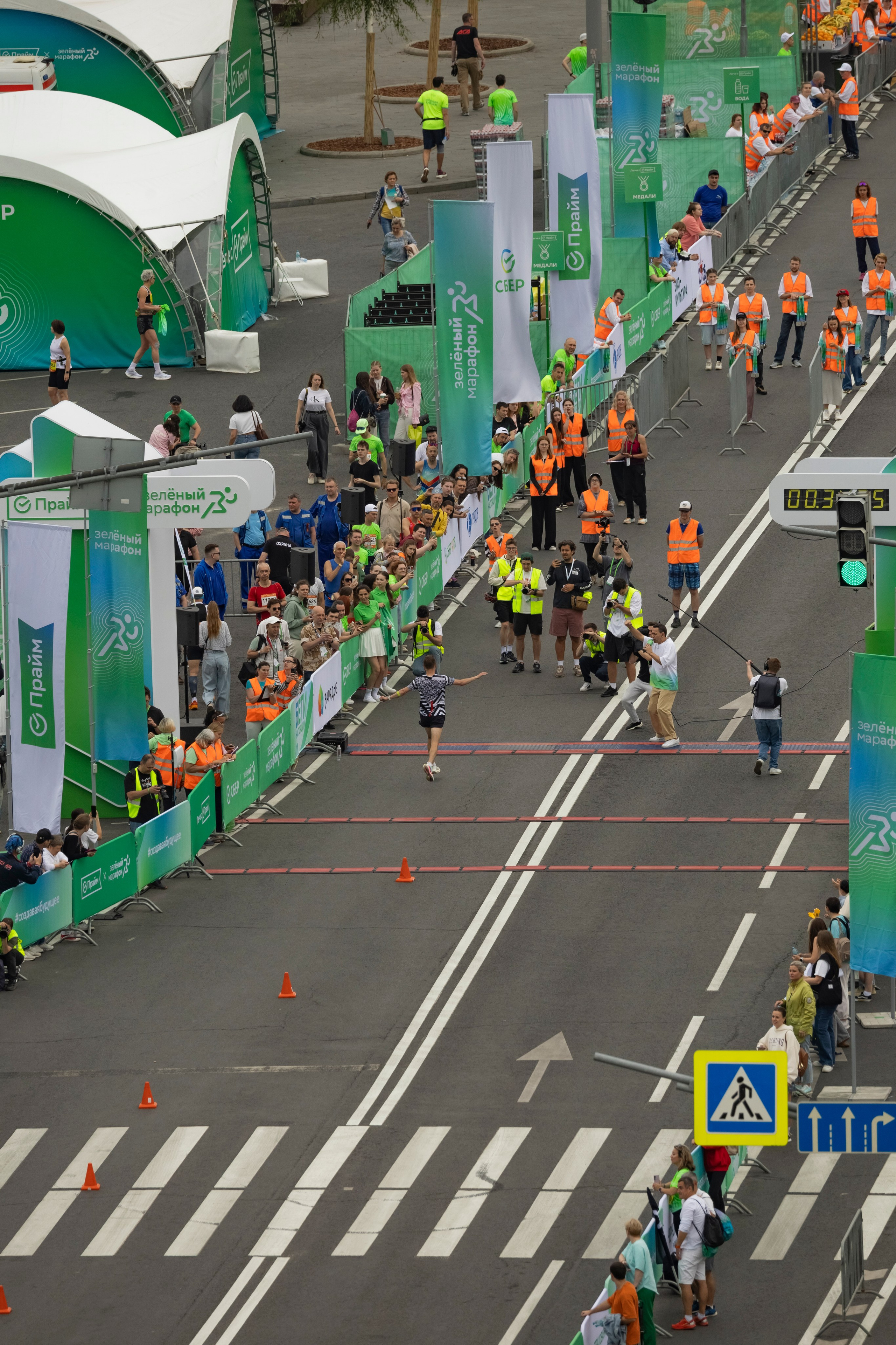 Сбер Зелёный Марафон 2025 Балчуг. Репортажный, event, концертный и backstage фотограф из Москвы Виталий Кривцов