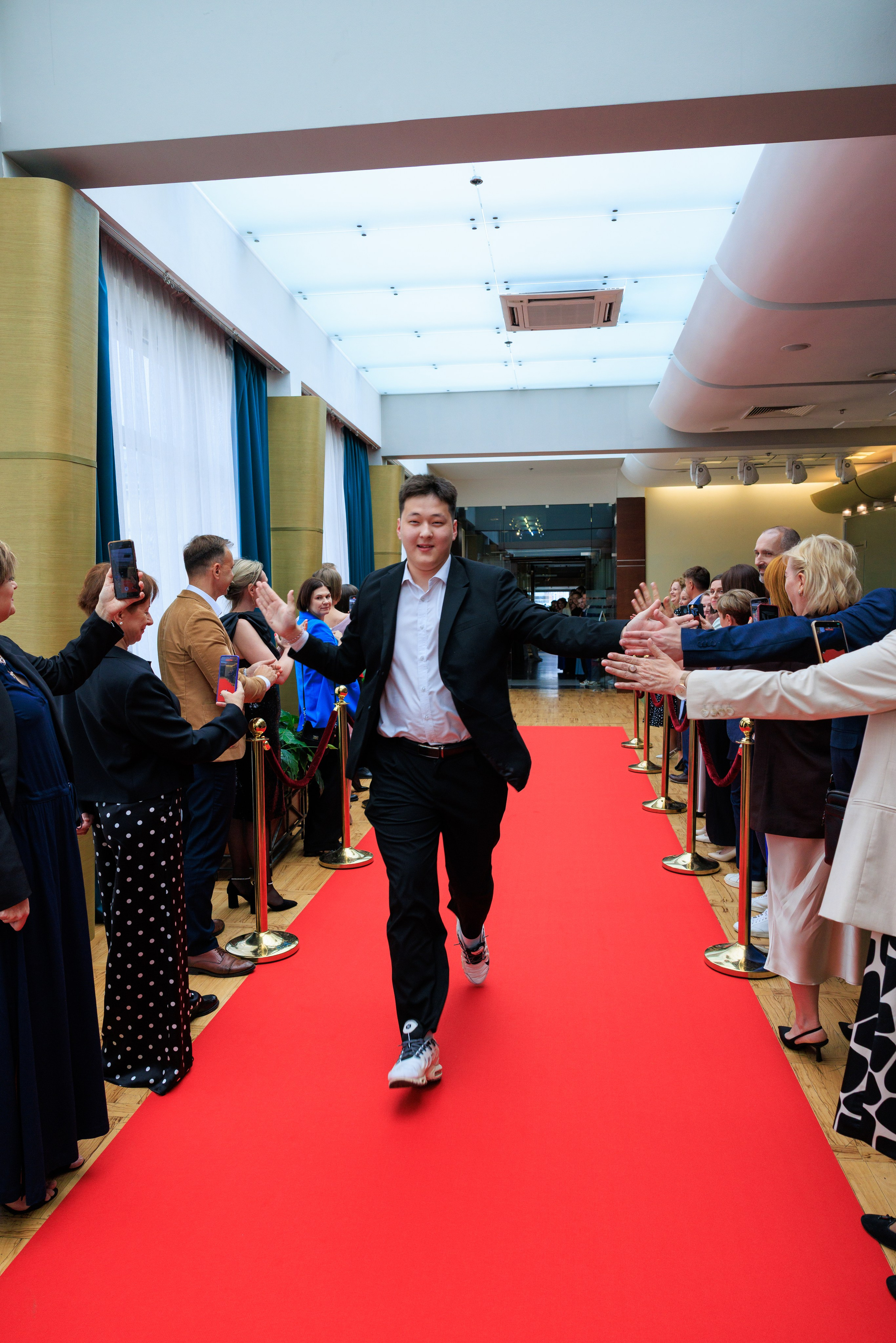 Выпускной лицея 244. Фотограф Александр Заломаев