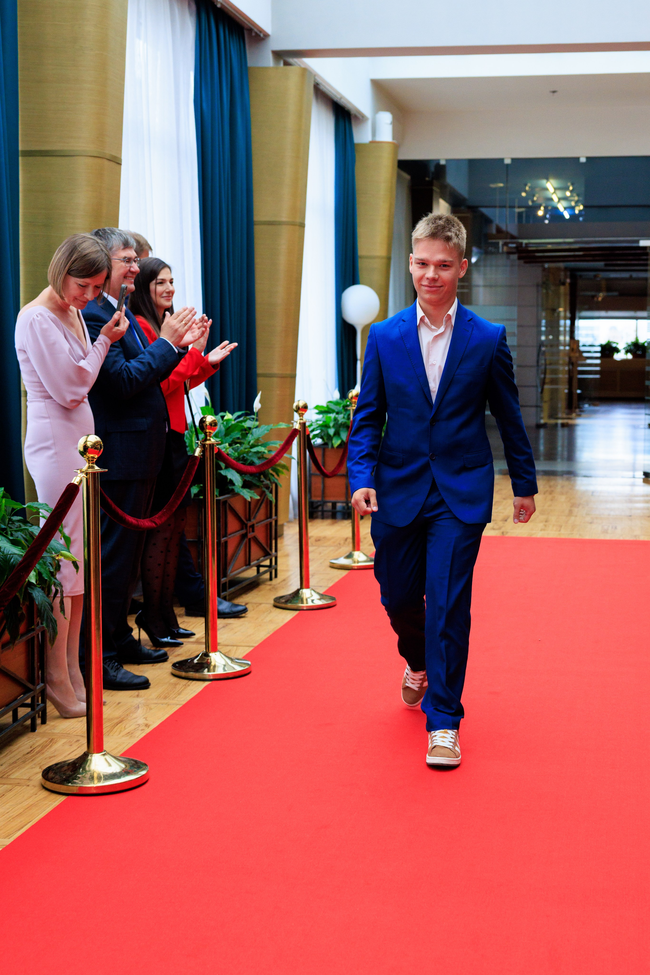 Выпускной лицея 244. Фотограф Александр Заломаев