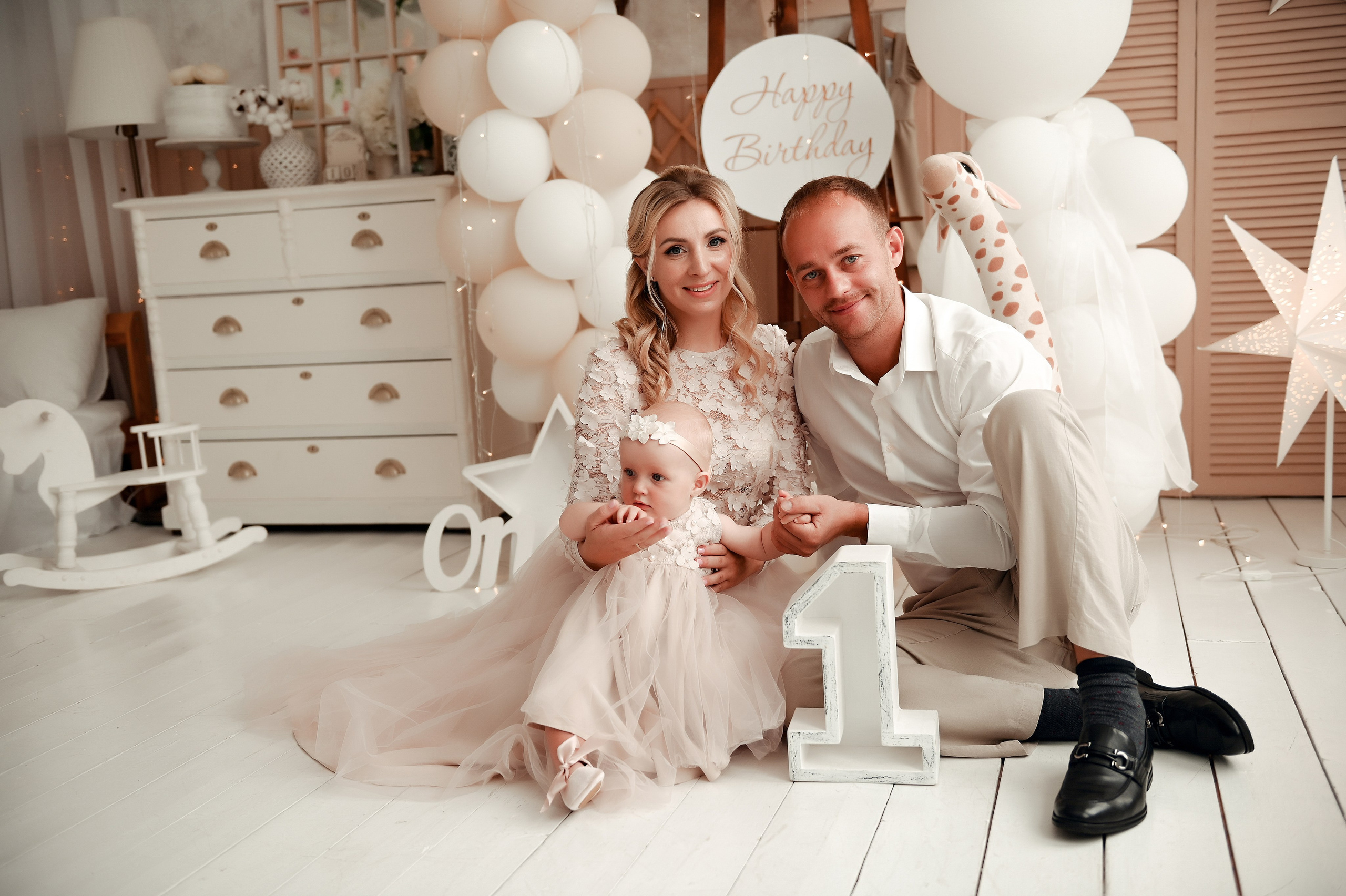 Студийные семейные, детские, индивидуальные фотосессии. Свадебный, семейный, детский, контент фотограф в Омске Максим Ильин