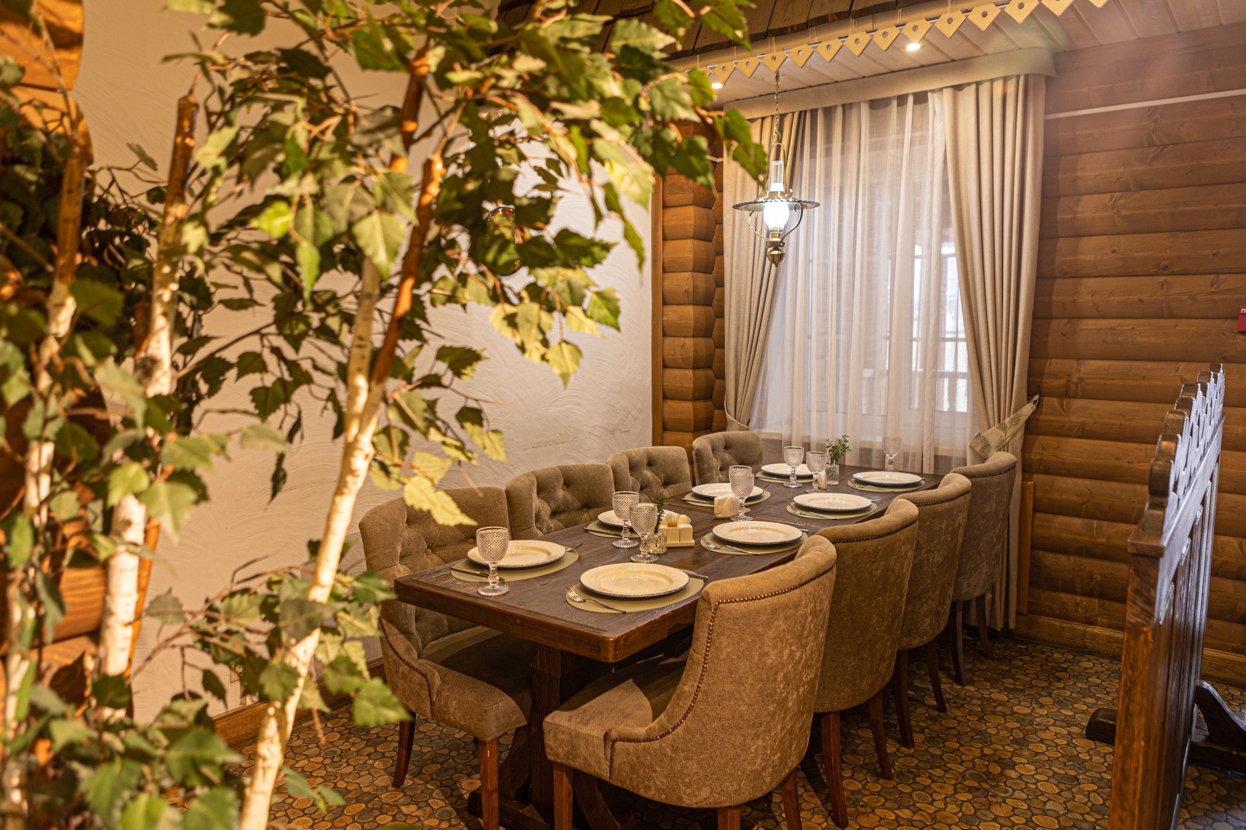 Большой банкетный зал ресторана «Дача»