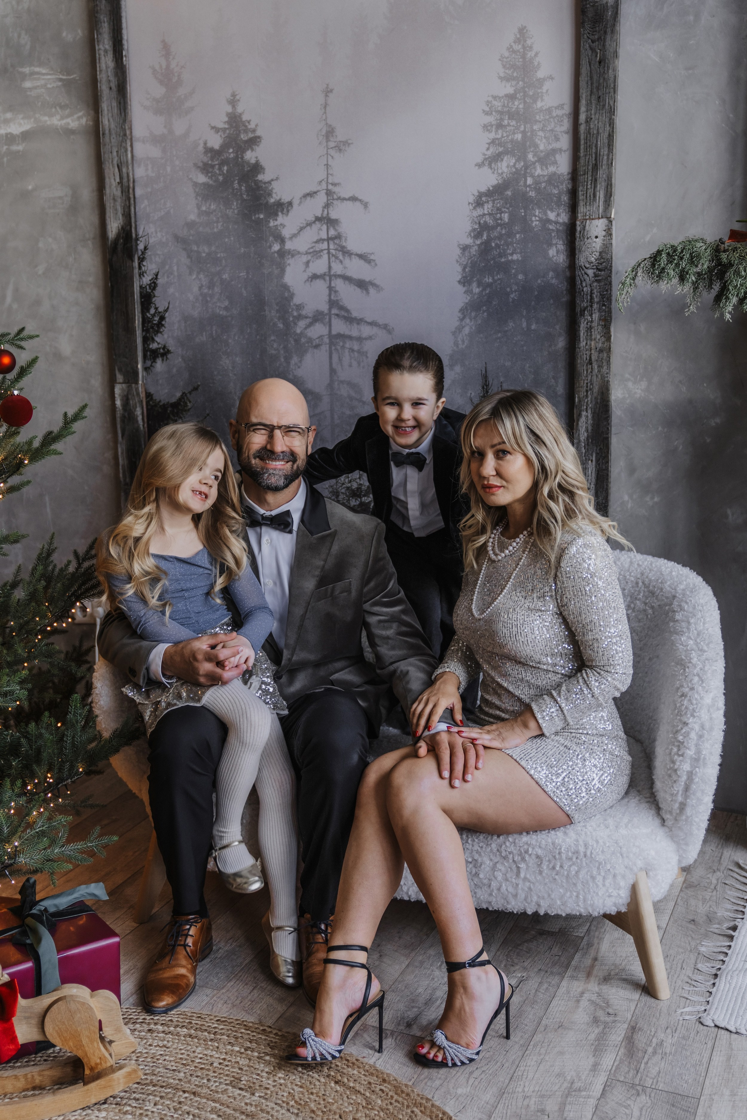 Лиза, Скарлетт, Винсент и Деннис. Минск, Рождество. Olga Modjaro