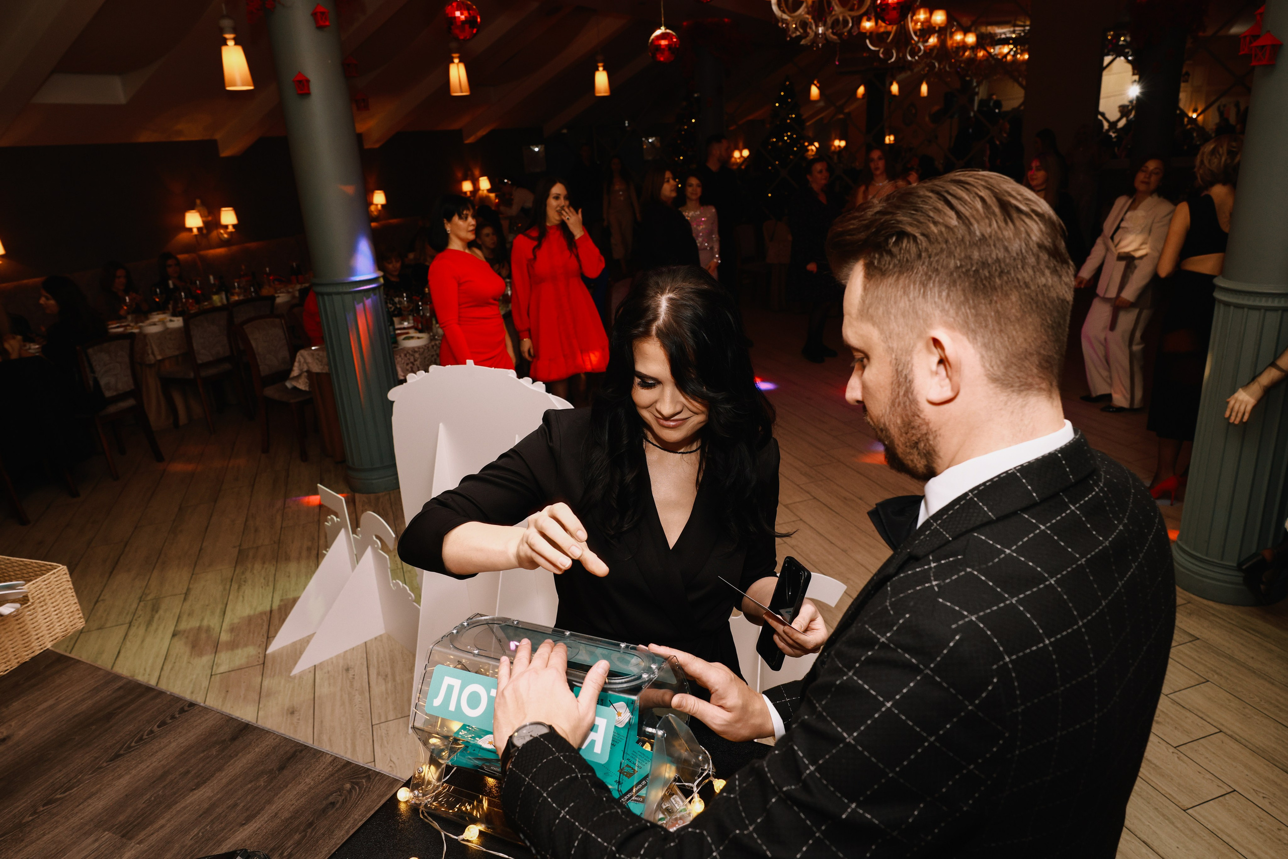 Экспресс Офис, новогодний корпоратив в ресторане Респект, г. Тула. Фотограф в Туле — Борисов Николай