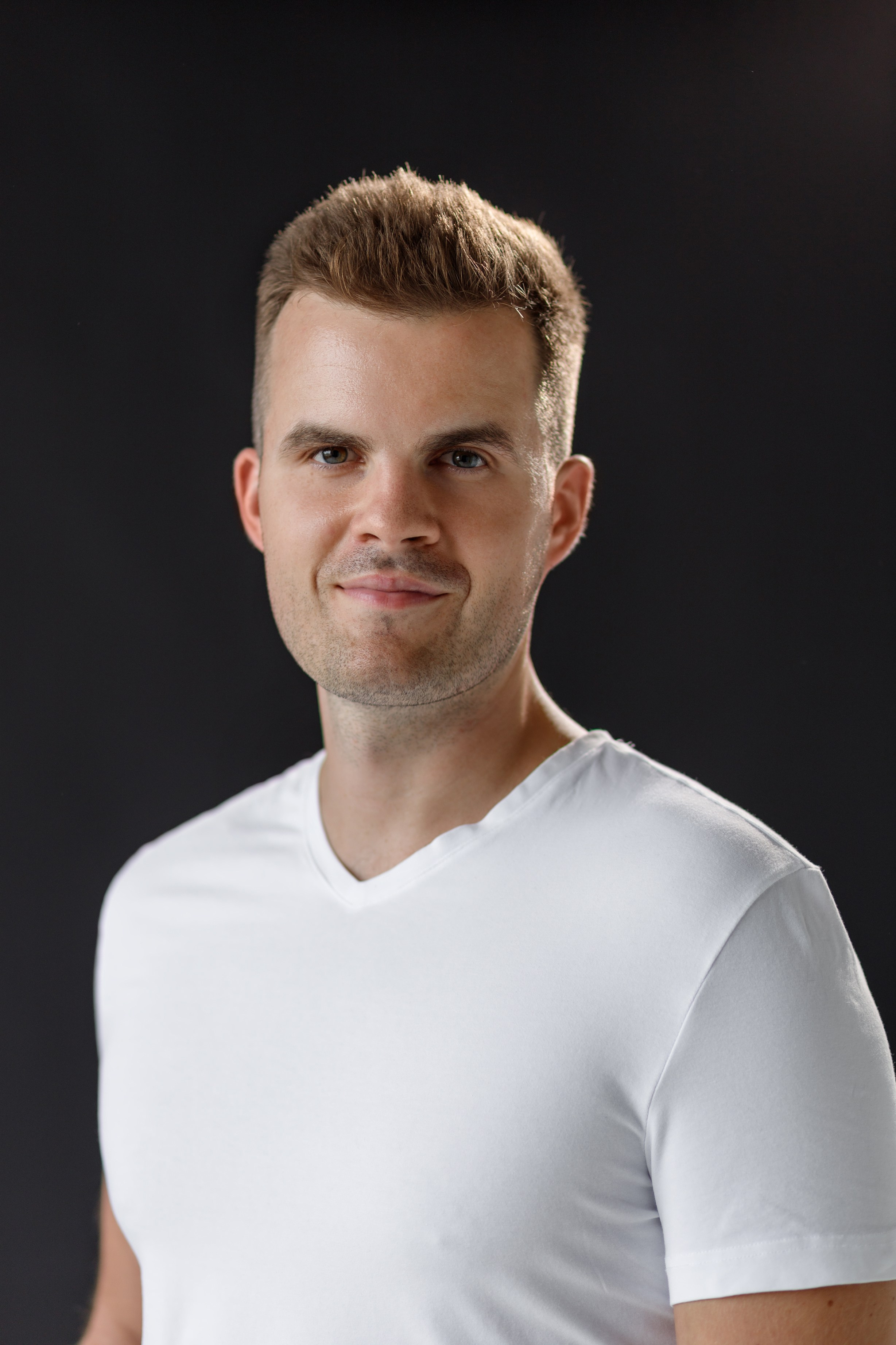 Портретная фотосъемка для Артема — профессиональный фотограф Алексей Баталов