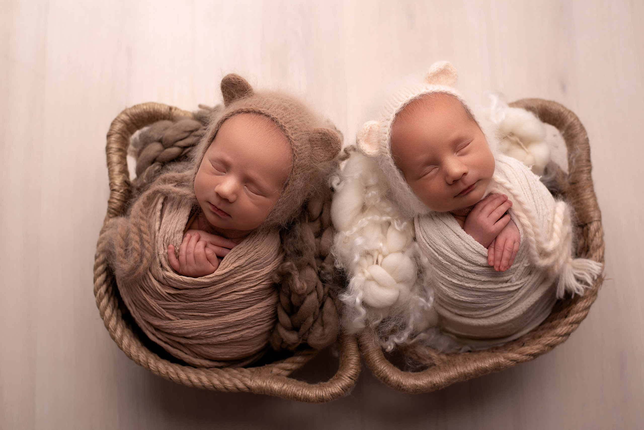Новорождённые (в обмотках). Детский фотограф новорождённых в Минске Боровик Екатерина