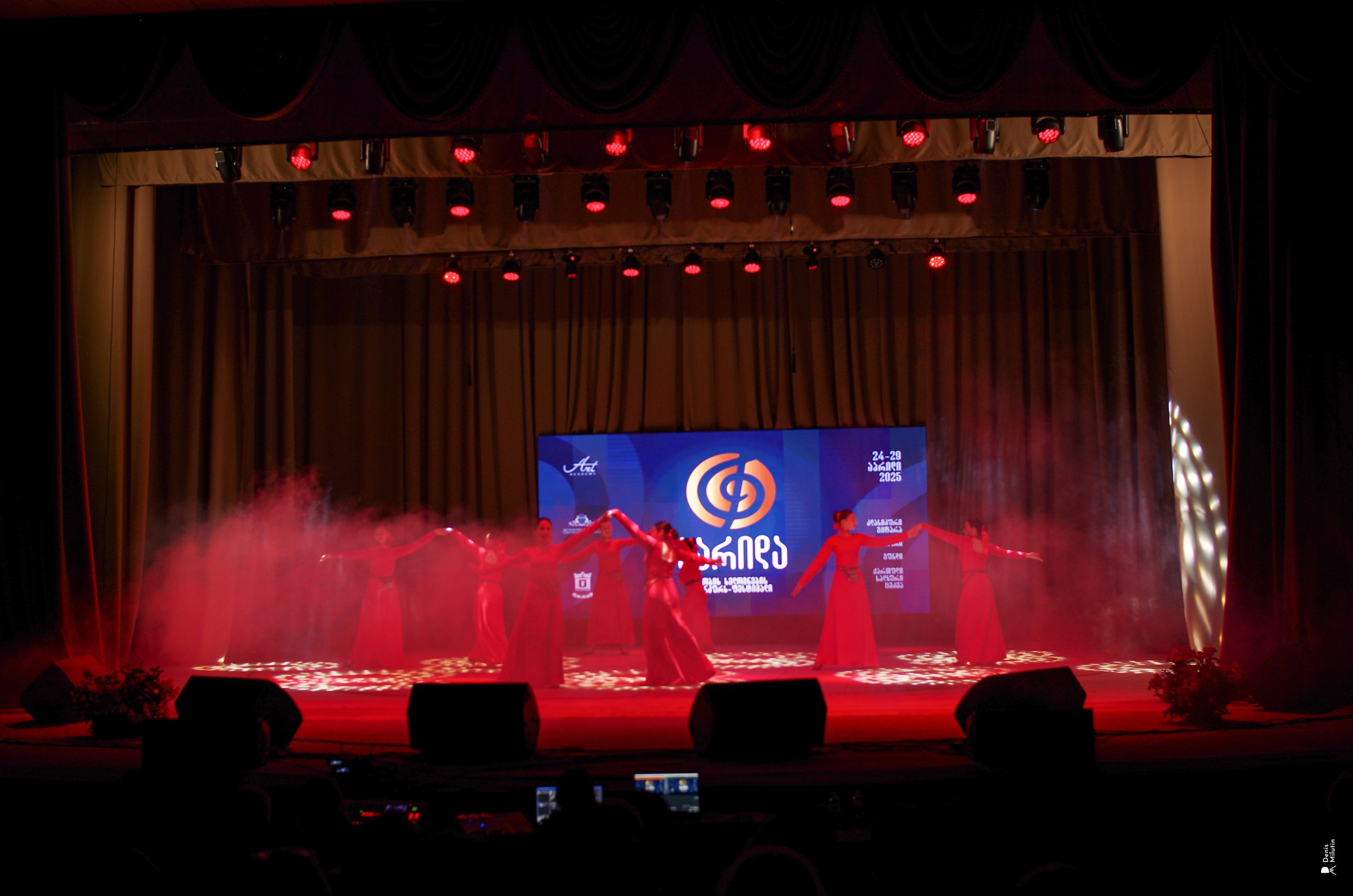 Танцы в Хоби. Портретный фотограф Денис Милютин