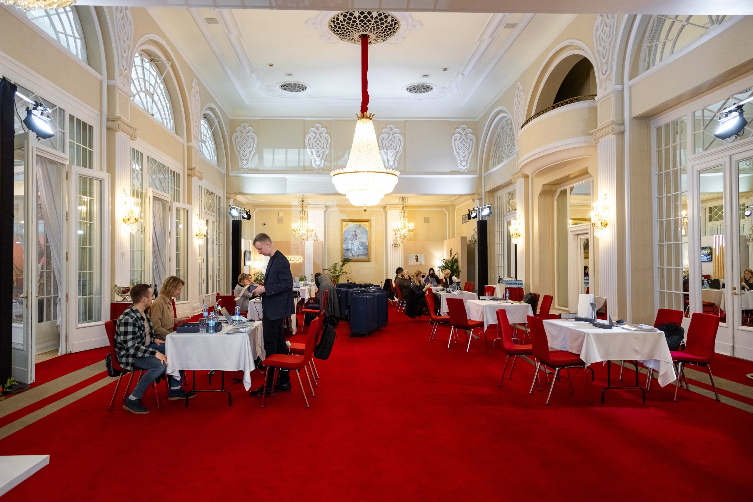 Safilo Group — Buying days in St. Petersburg. Двойняшки-фотографы Анна и Анастасия в Санкт-Петербурге