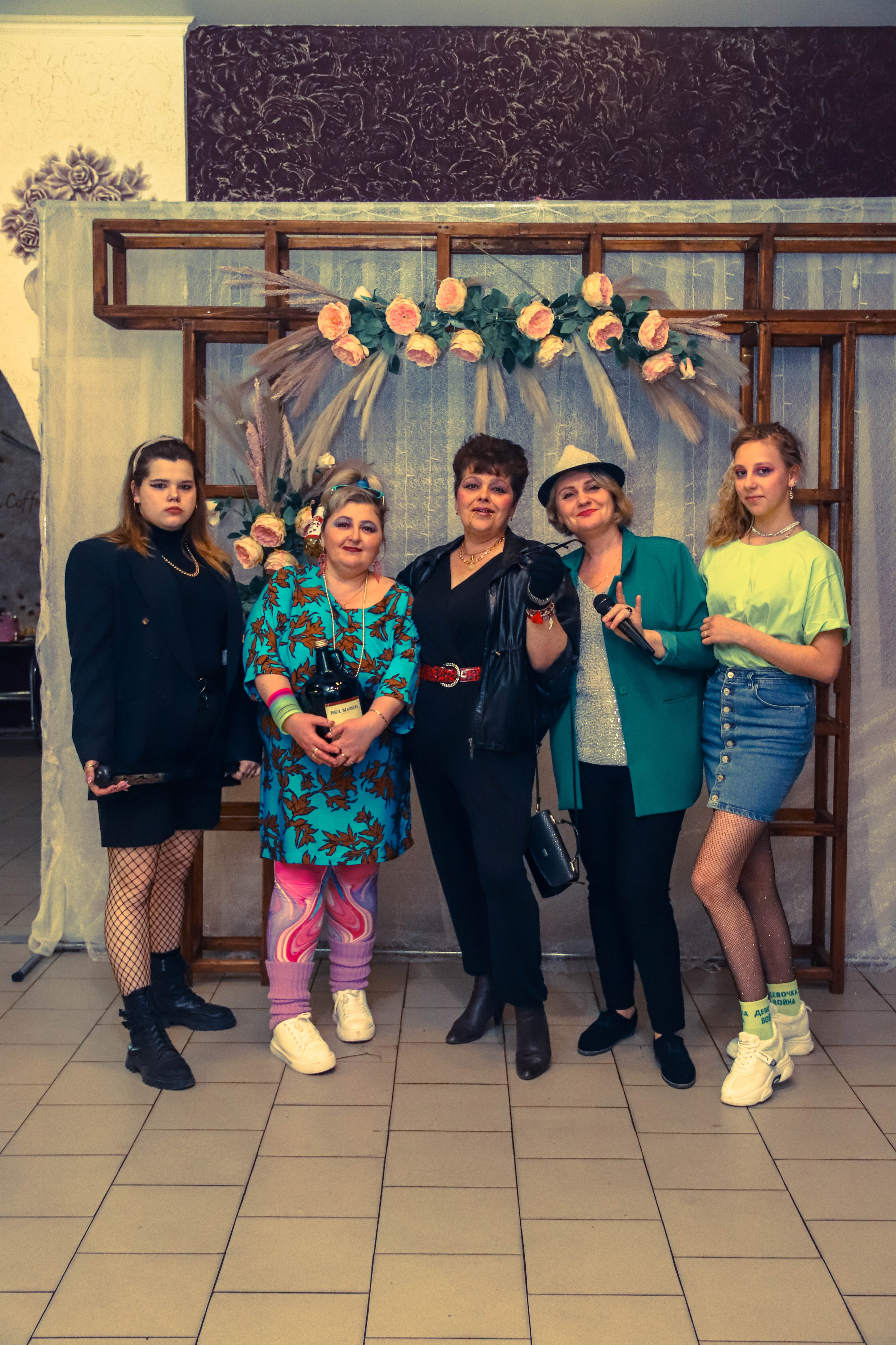 Вечеринка в стиле 90-х (кафе Кукушка). Фотограф Дарья Маташкова