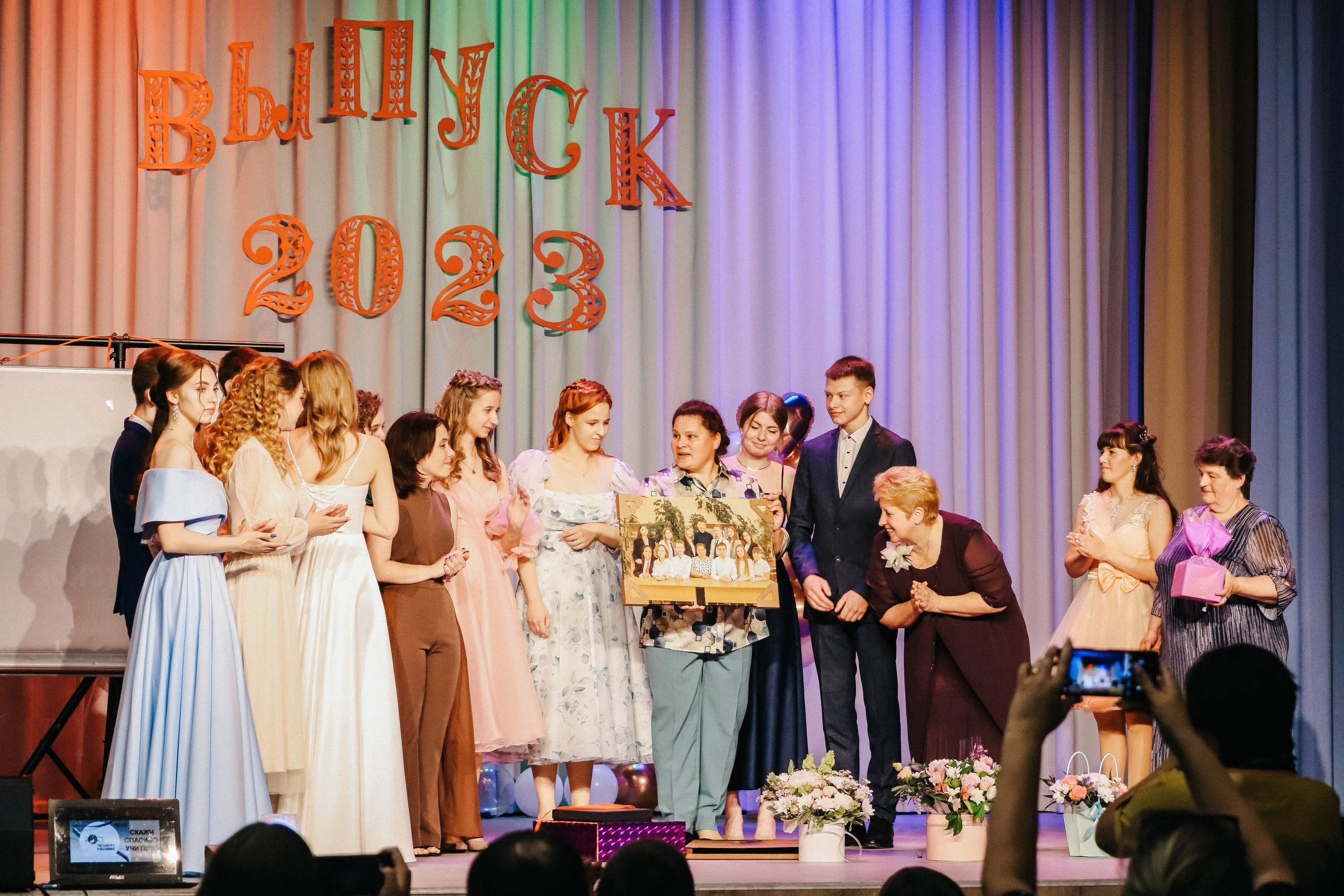 Выпускной 11 класс. Фотограф Дарья Маташкова